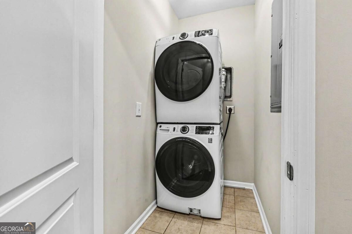 3544 College Street Property Photo 24