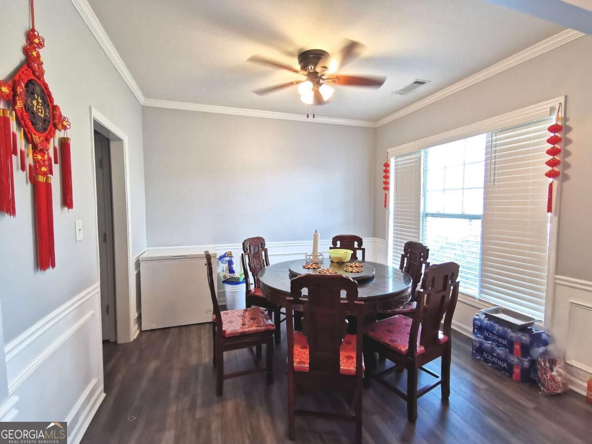 1913 Executive Drive Property Photo 4