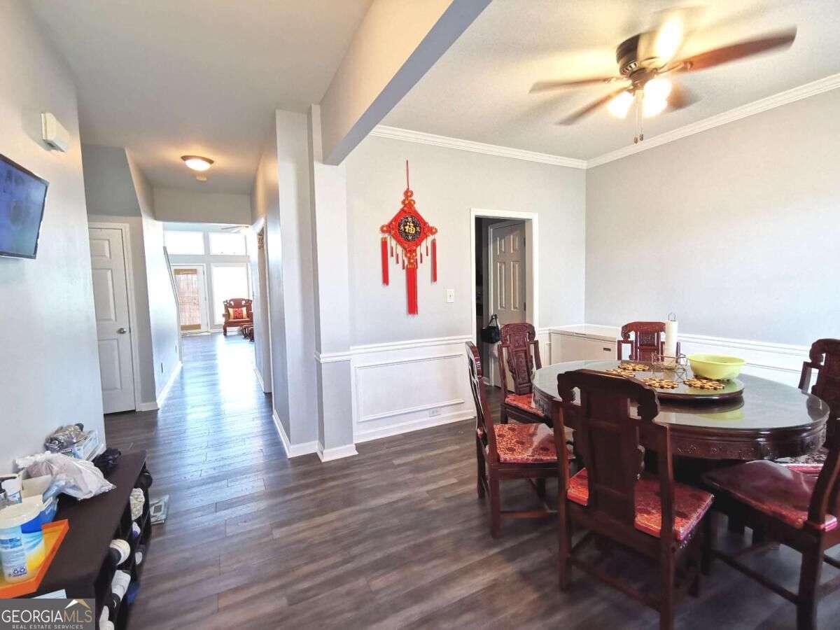 1913 Executive Drive Property Photo 5