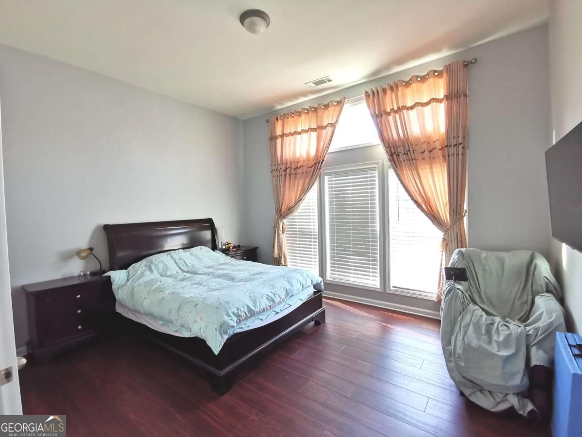 1913 Executive Drive Property Photo 22