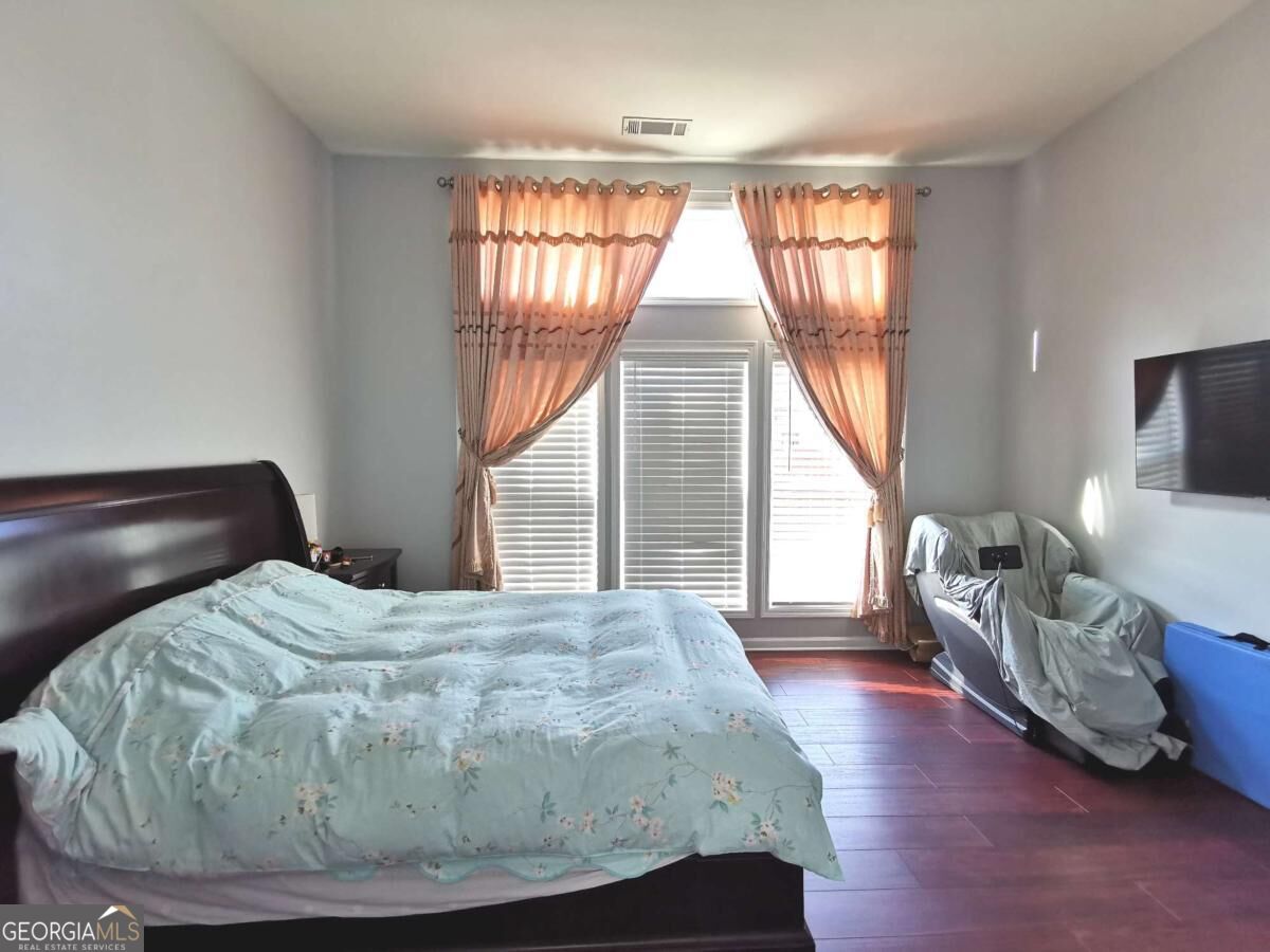 1913 Executive Drive Property Photo 23