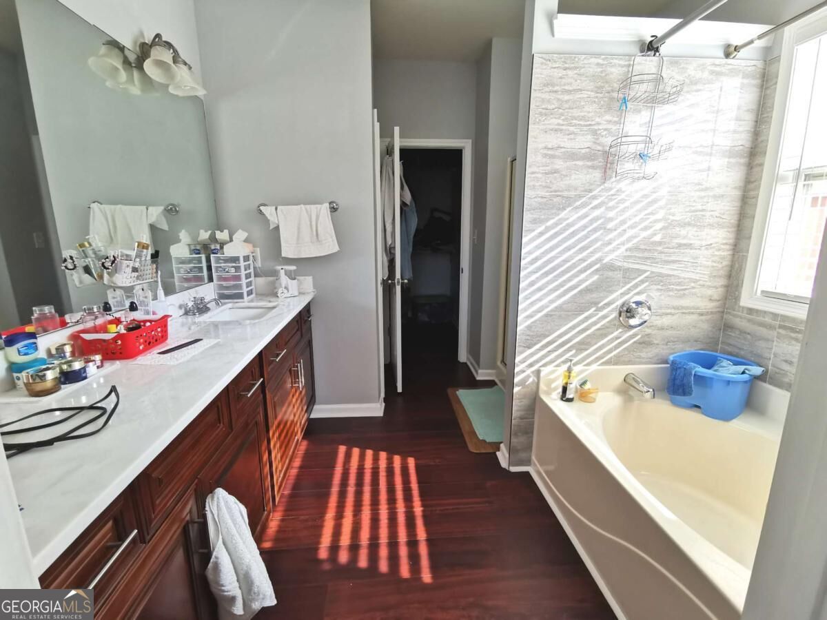 1913 Executive Drive Property Photo 25