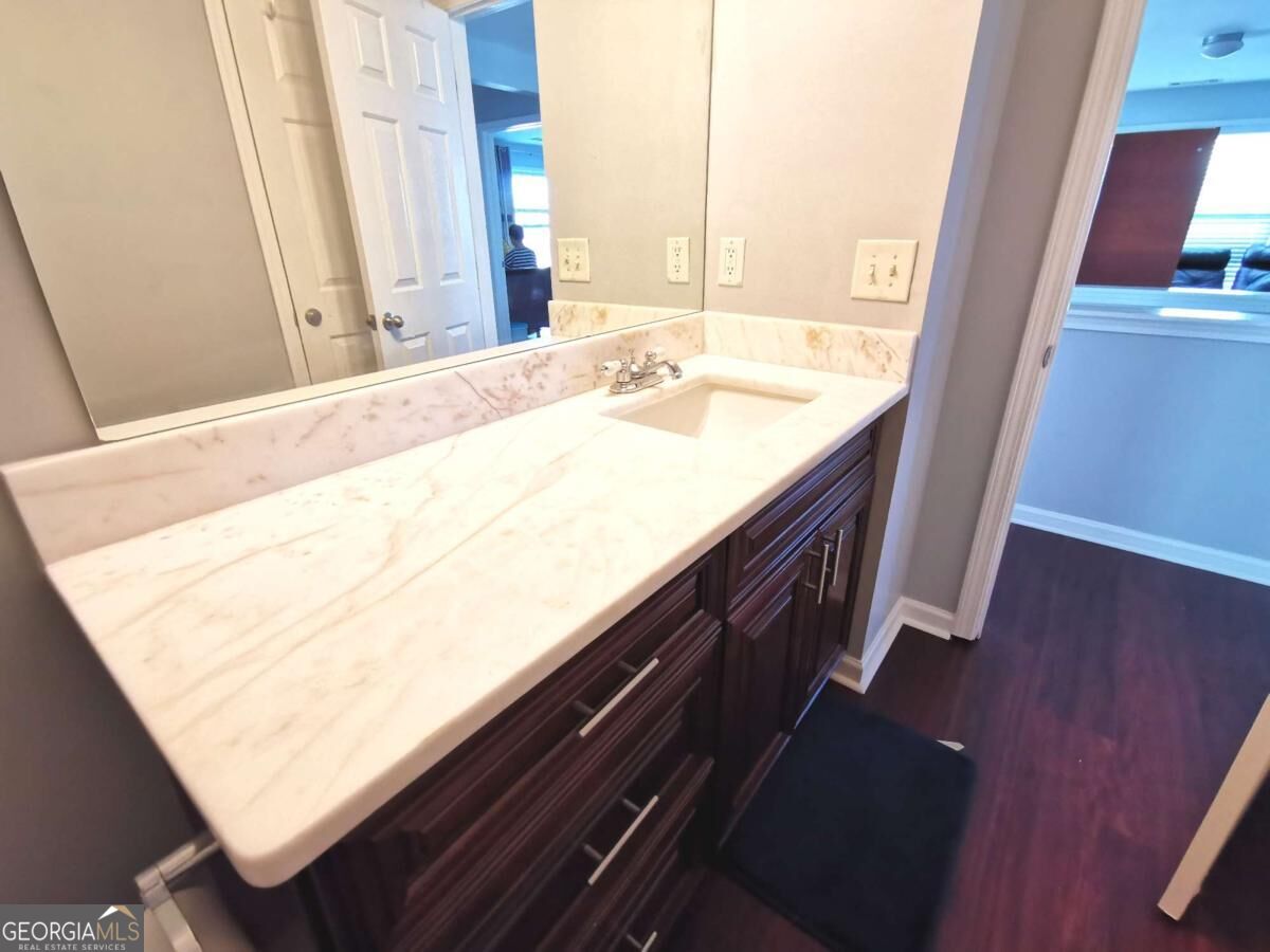 1913 Executive Drive Property Photo 31