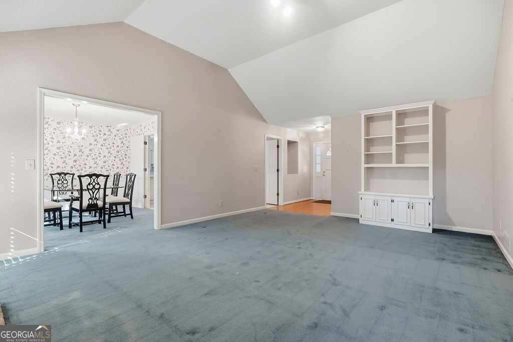 8 John Street Property Photo 3