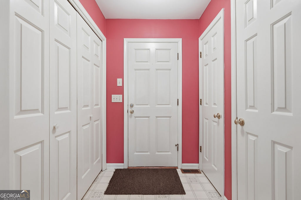 8 John Street Property Photo 27