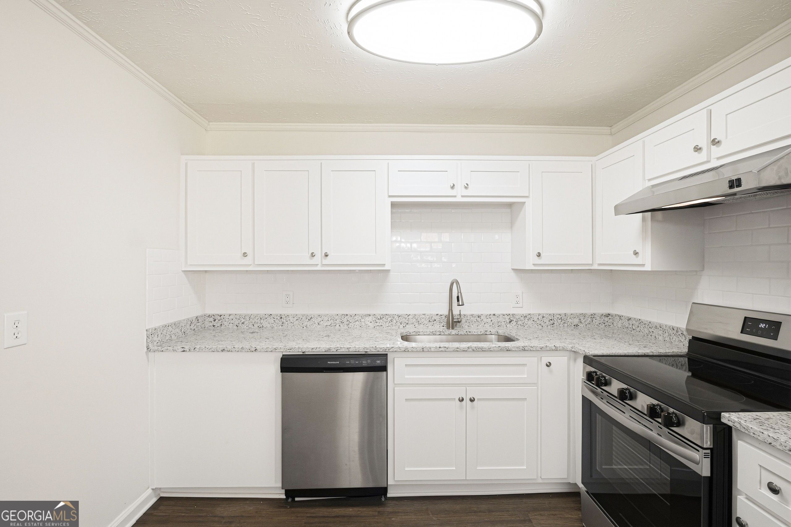 30 Roberts Lane Property Photo 2