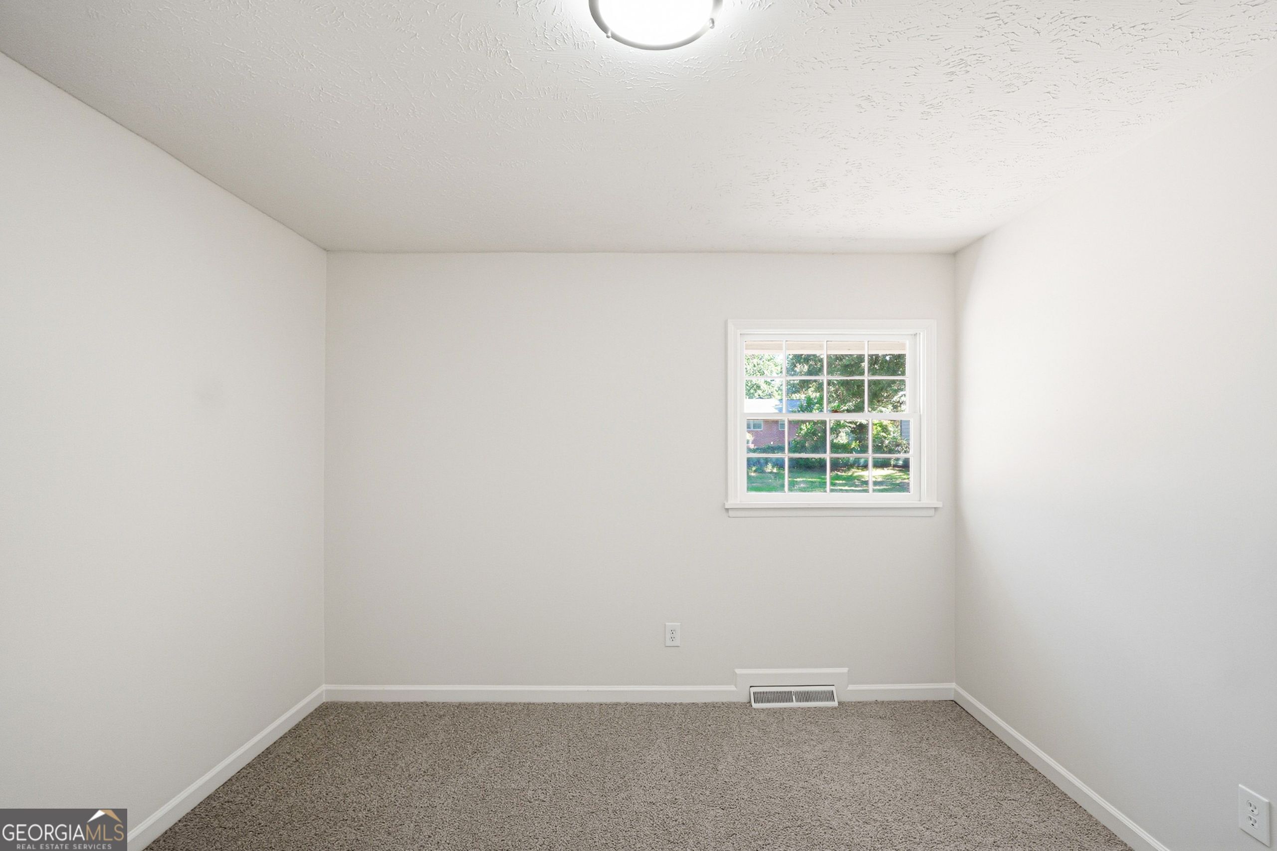 30 Roberts Lane Property Photo 11