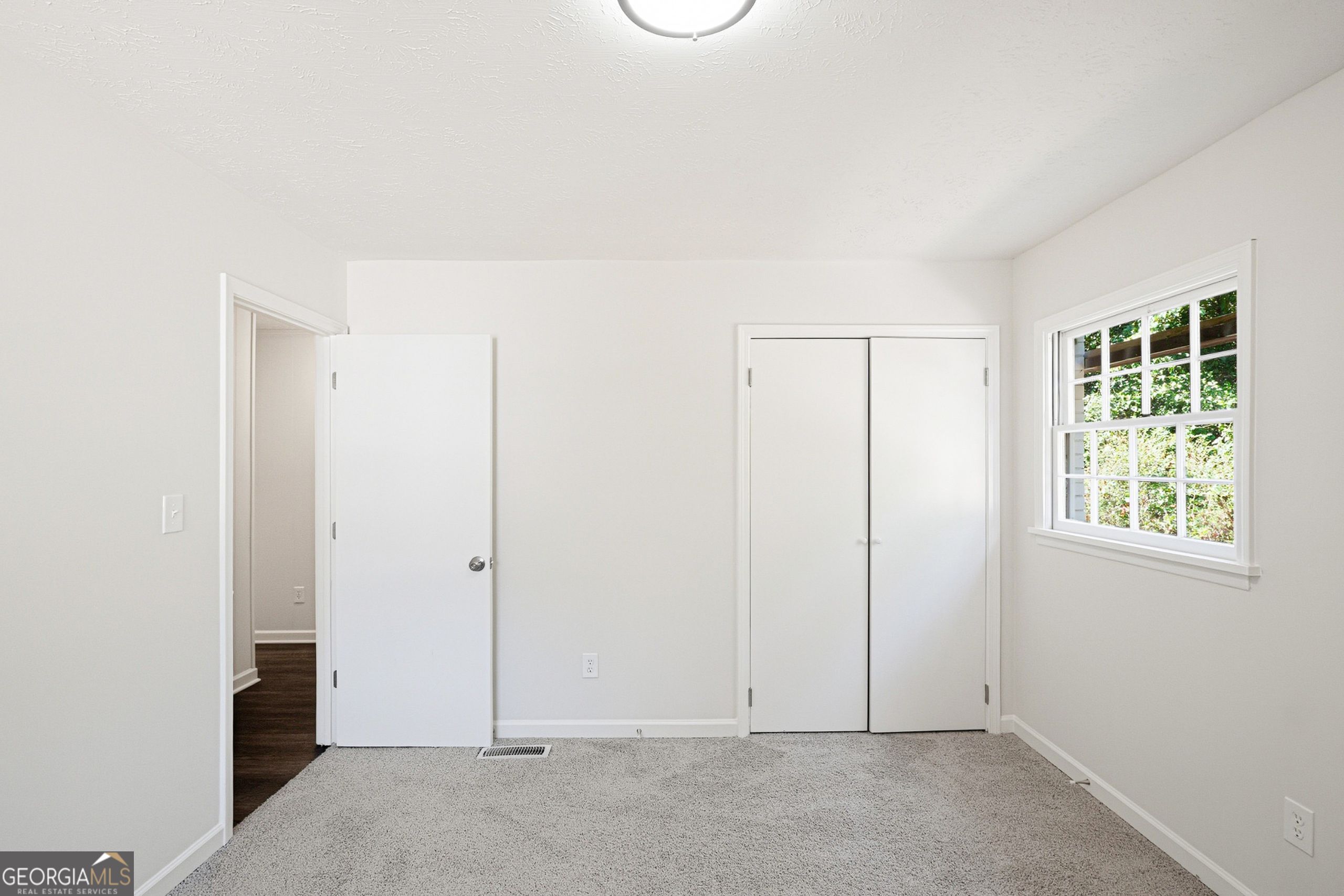 30 Roberts Lane Property Photo 12