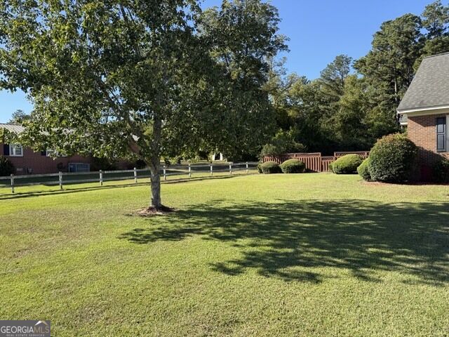 301 Davis Street Property Photo 3