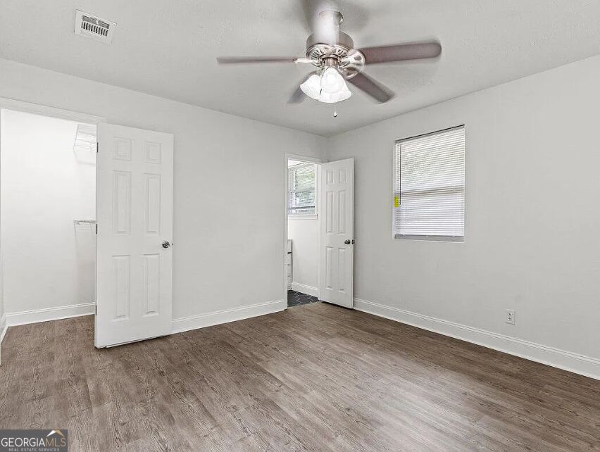 3320 Oakridge Property Photo 6