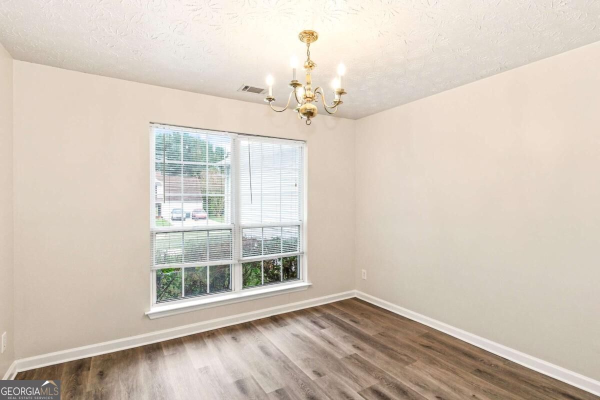 1426 Hyde Court Property Photo 5