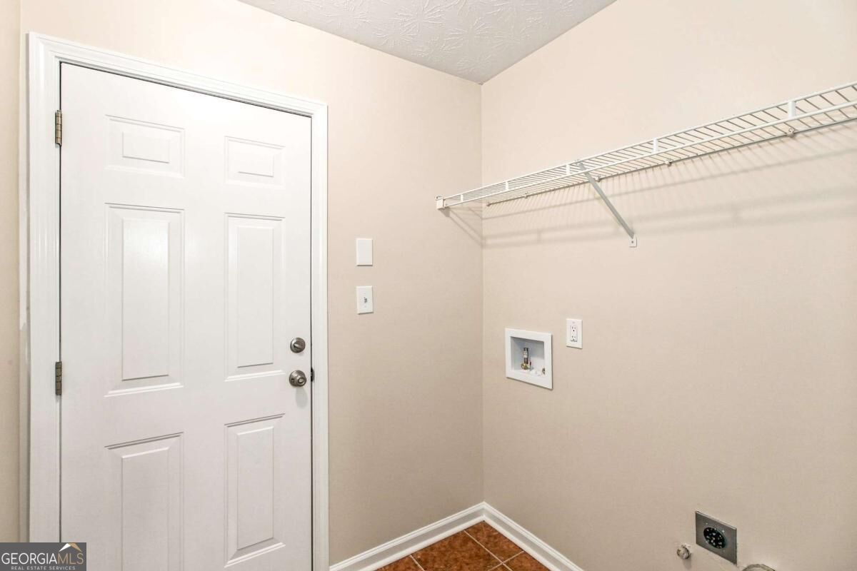 1426 Hyde Court Property Photo 13