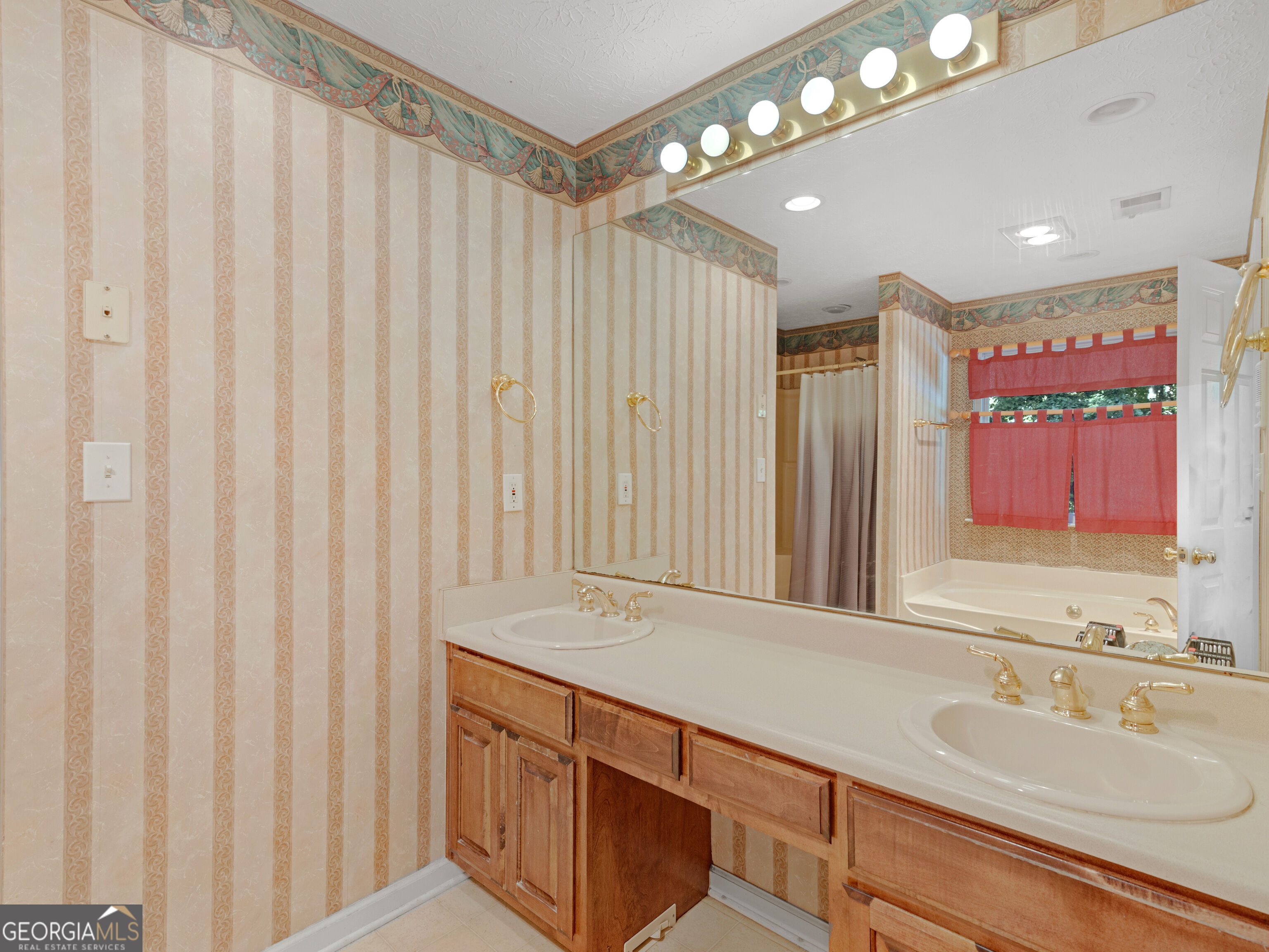470 Fields Road Property Photo 14