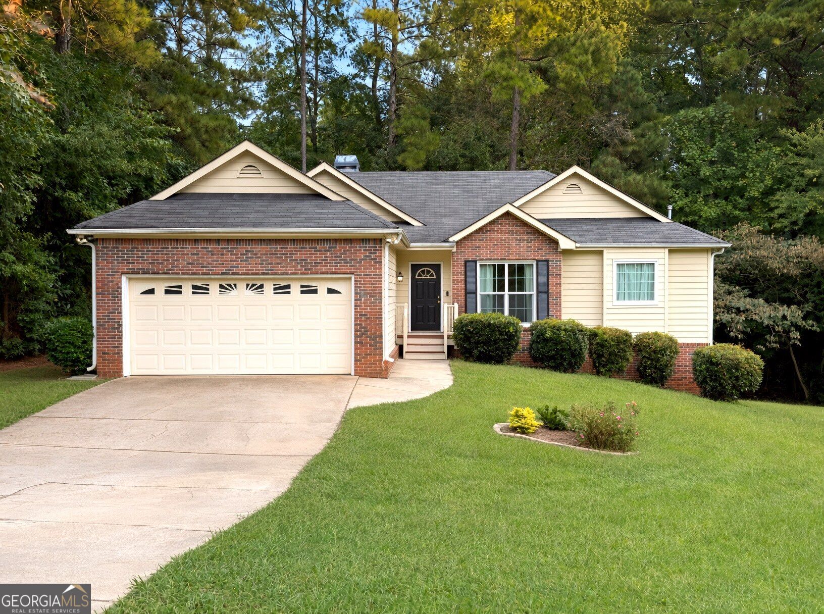112 Trestle Court Property Photo 1
