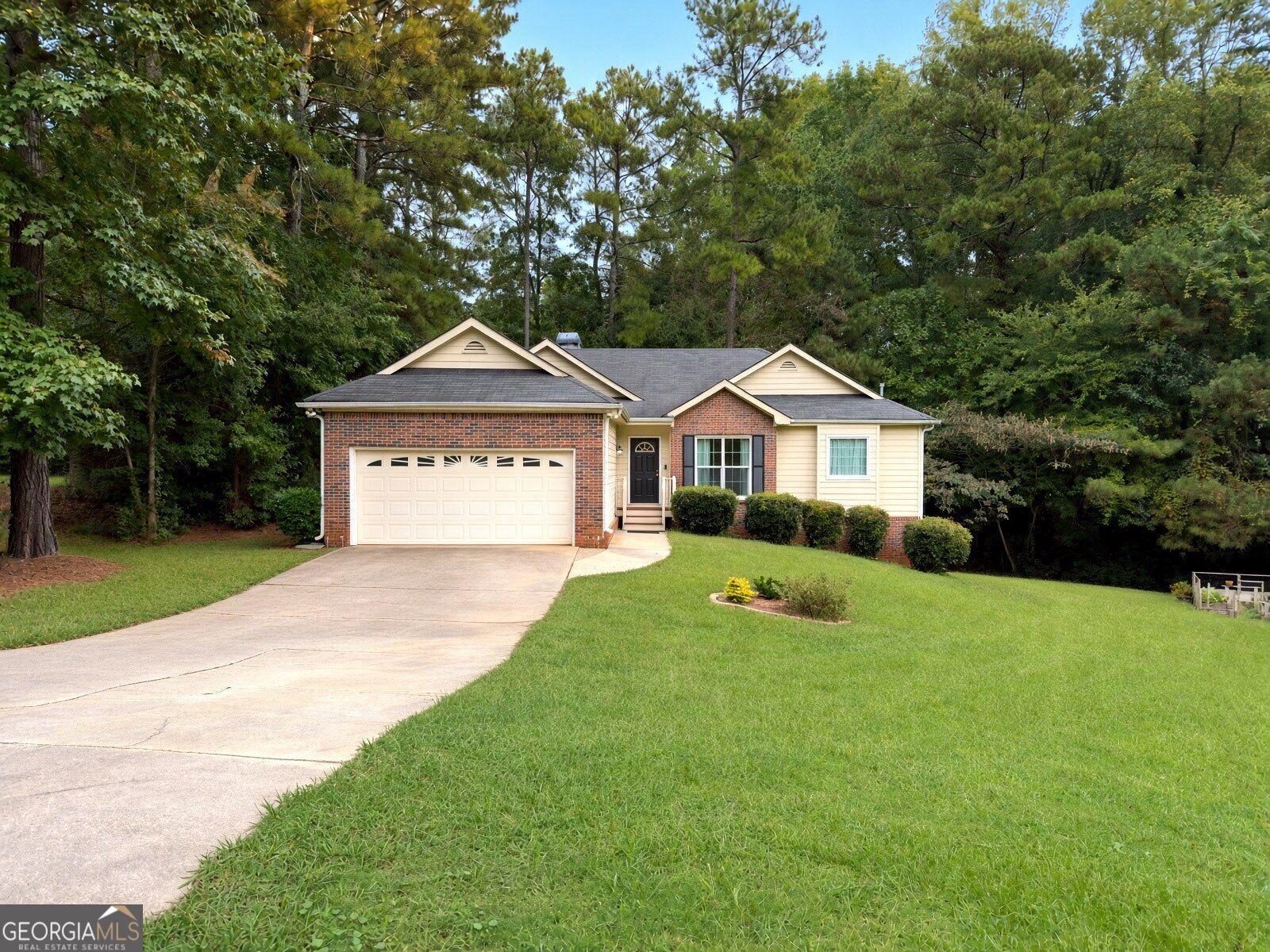112 Trestle Court Property Photo 2