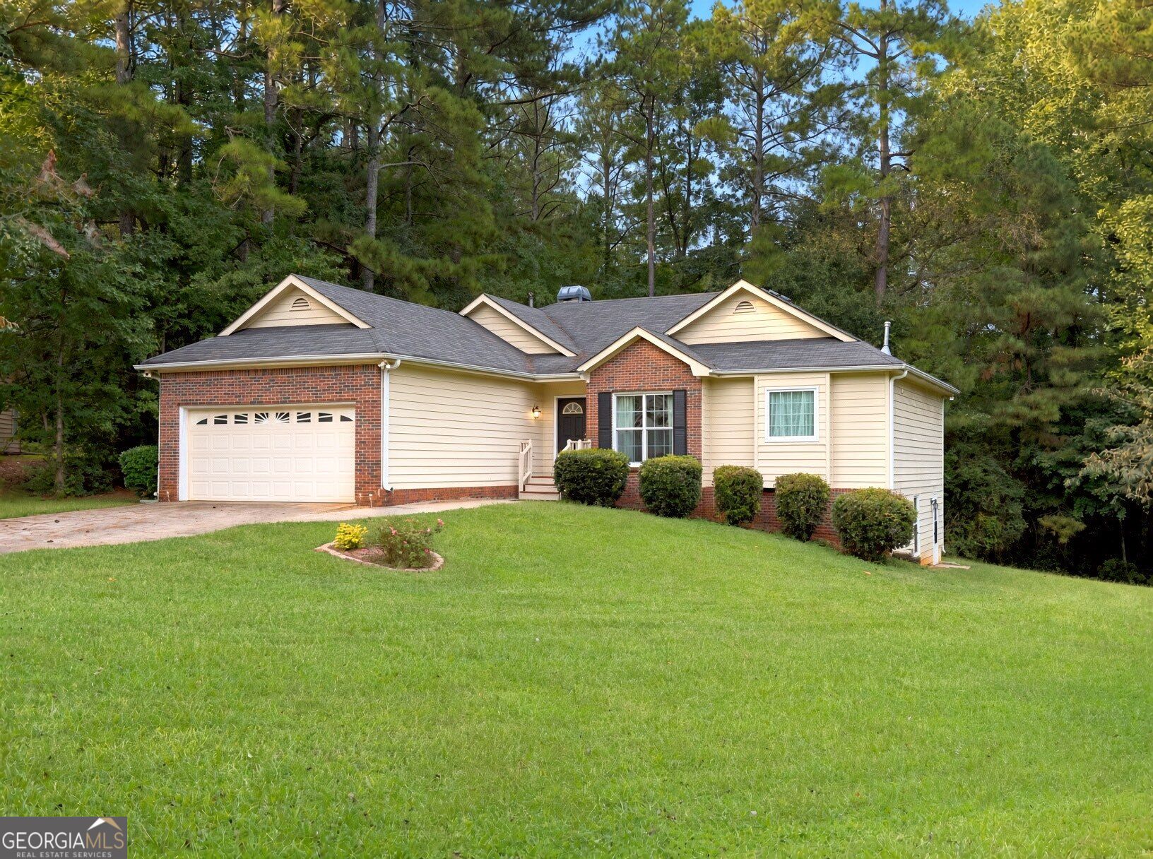 112 Trestle Court Property Photo 3