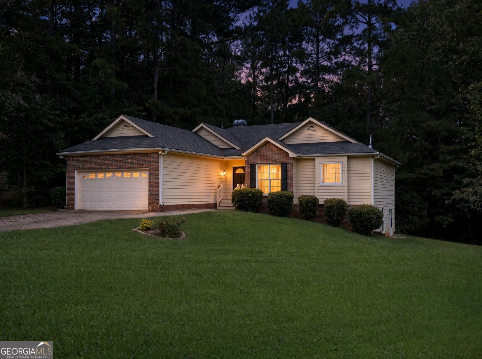 112 Trestle Court Property Photo 4