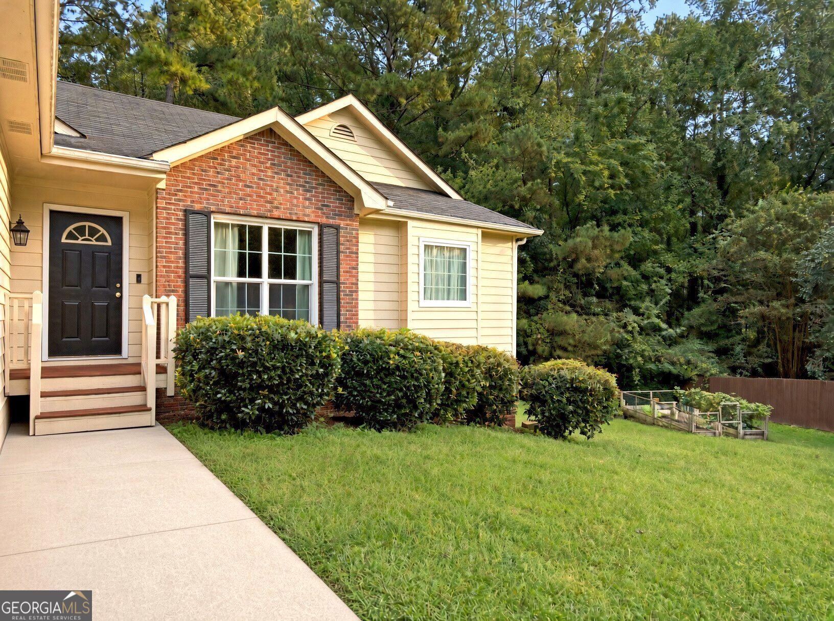 112 Trestle Court Property Photo 7