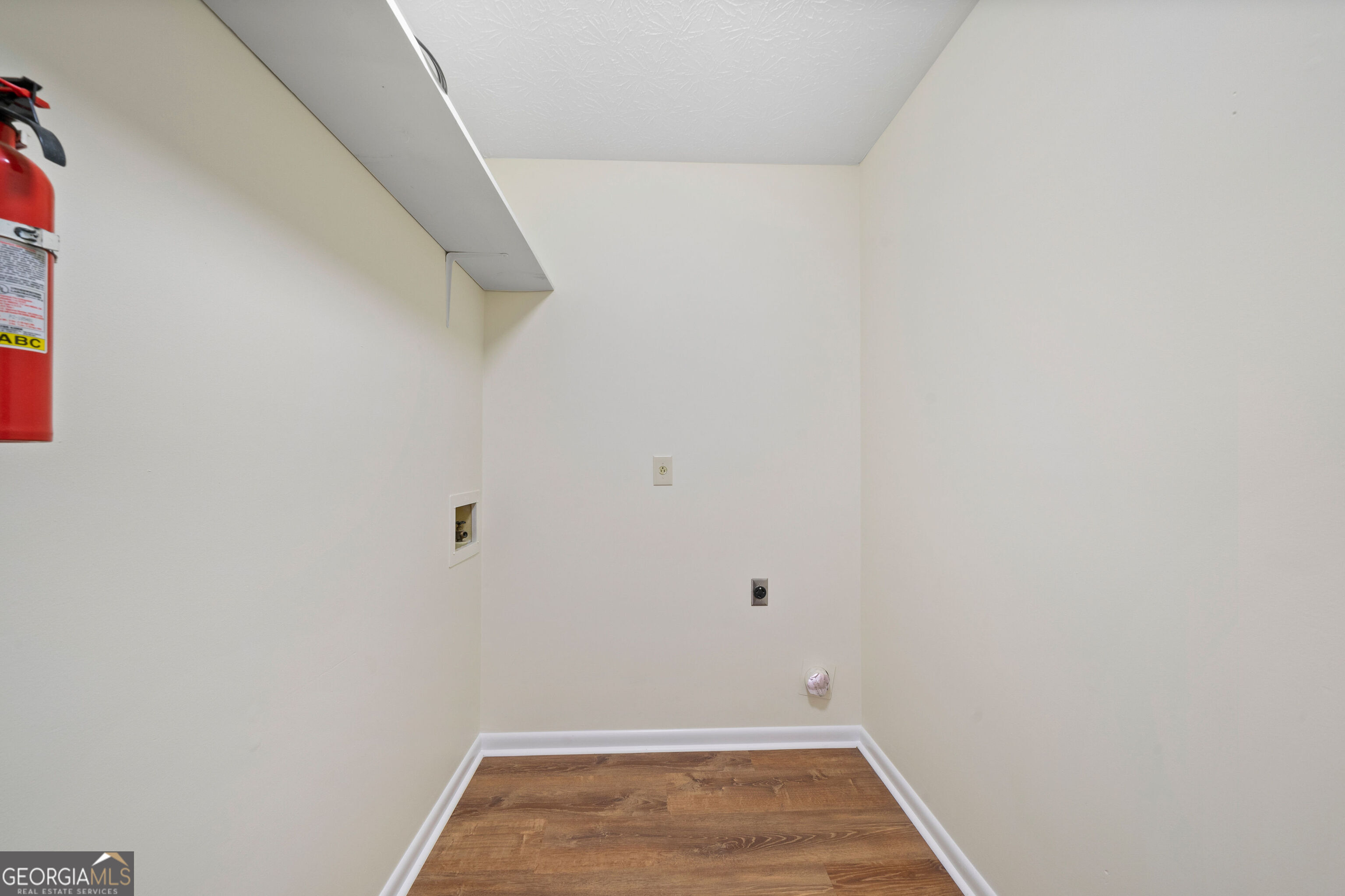 1358 Hardy Circle Property Photo 12