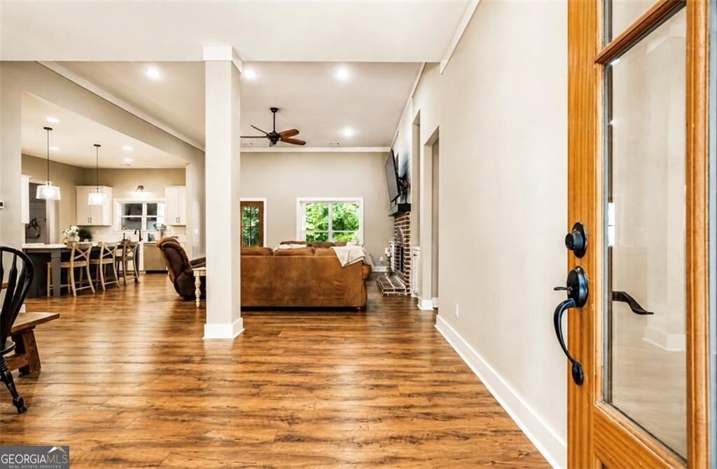16 Stratford Way Property Photo 6