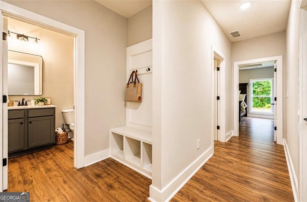 16 Stratford Way Property Photo 31