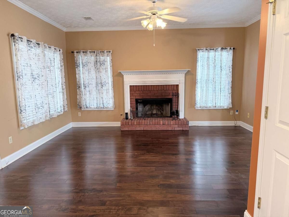 209 Ashley Drive Property Photo 16