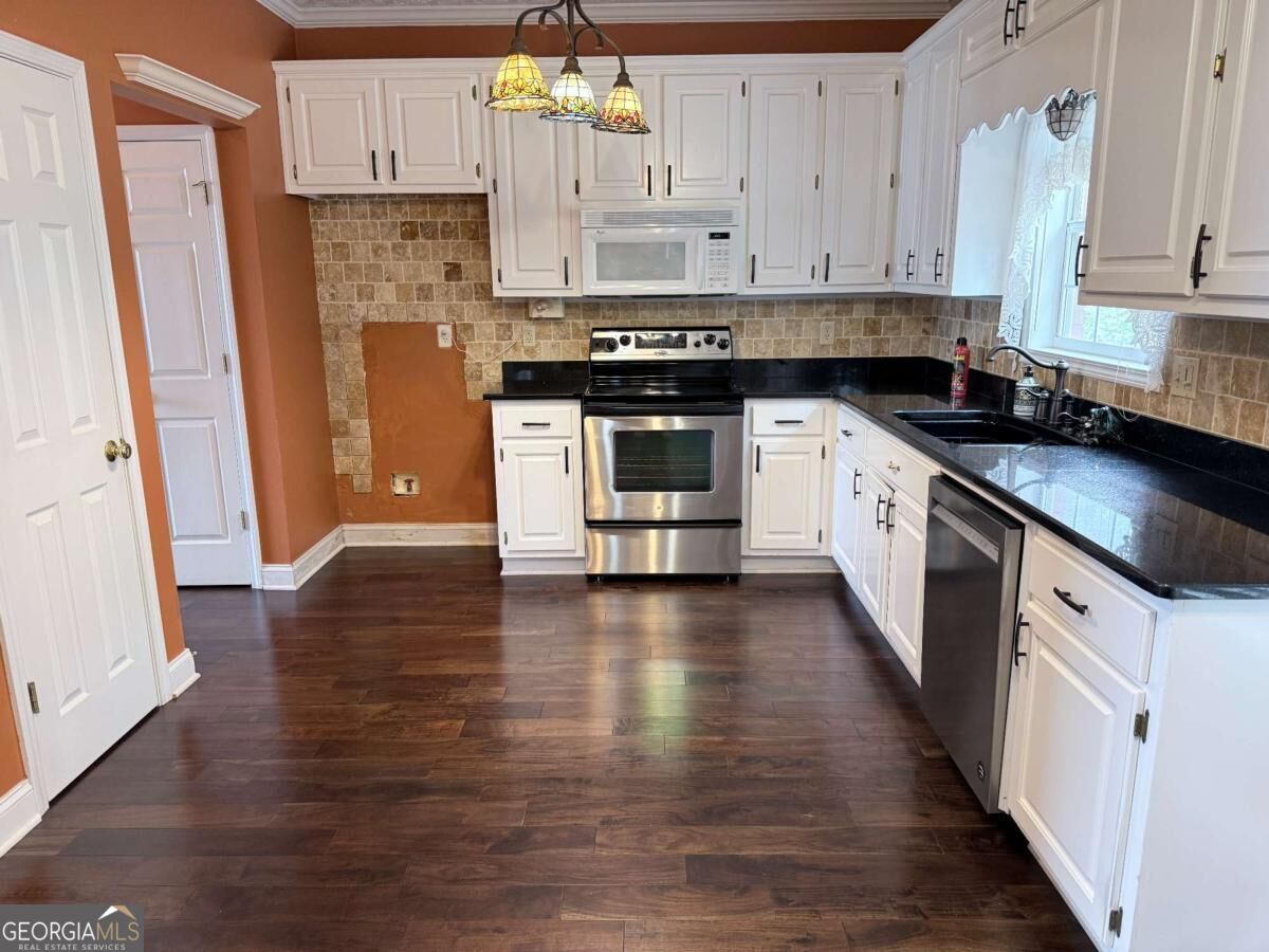 209 Ashley Drive Property Photo 19