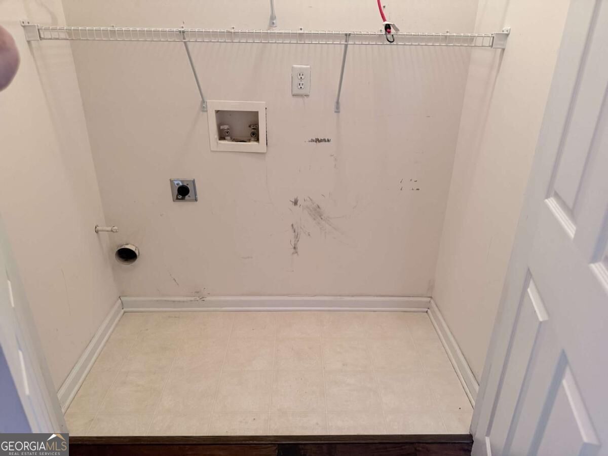 209 Ashley Drive Property Photo 23