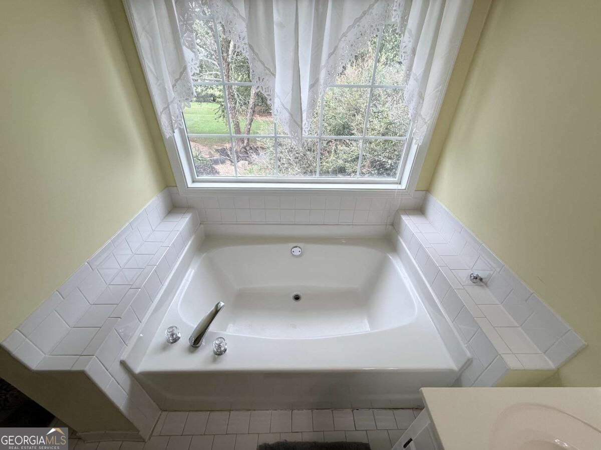 209 Ashley Drive Property Photo 29