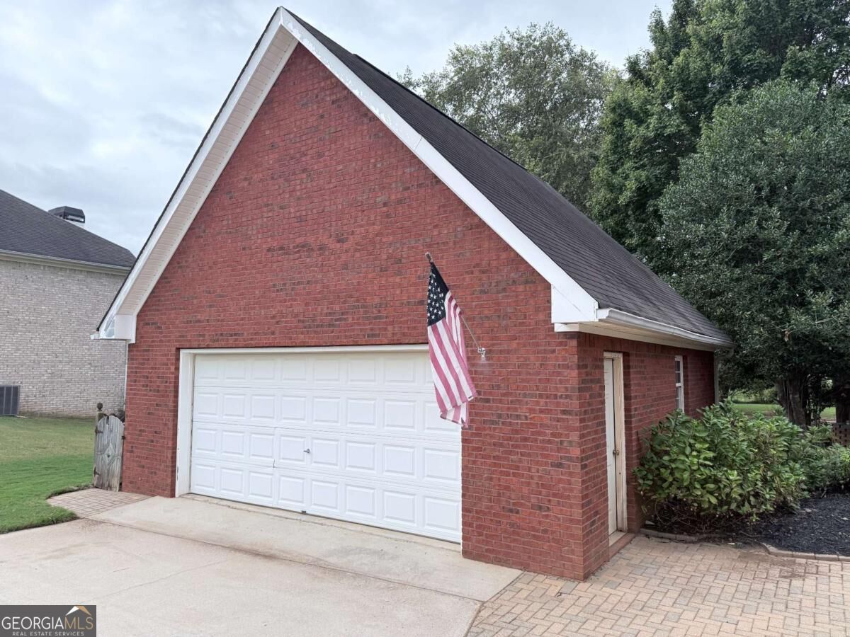 209 Ashley Drive Property Photo 43