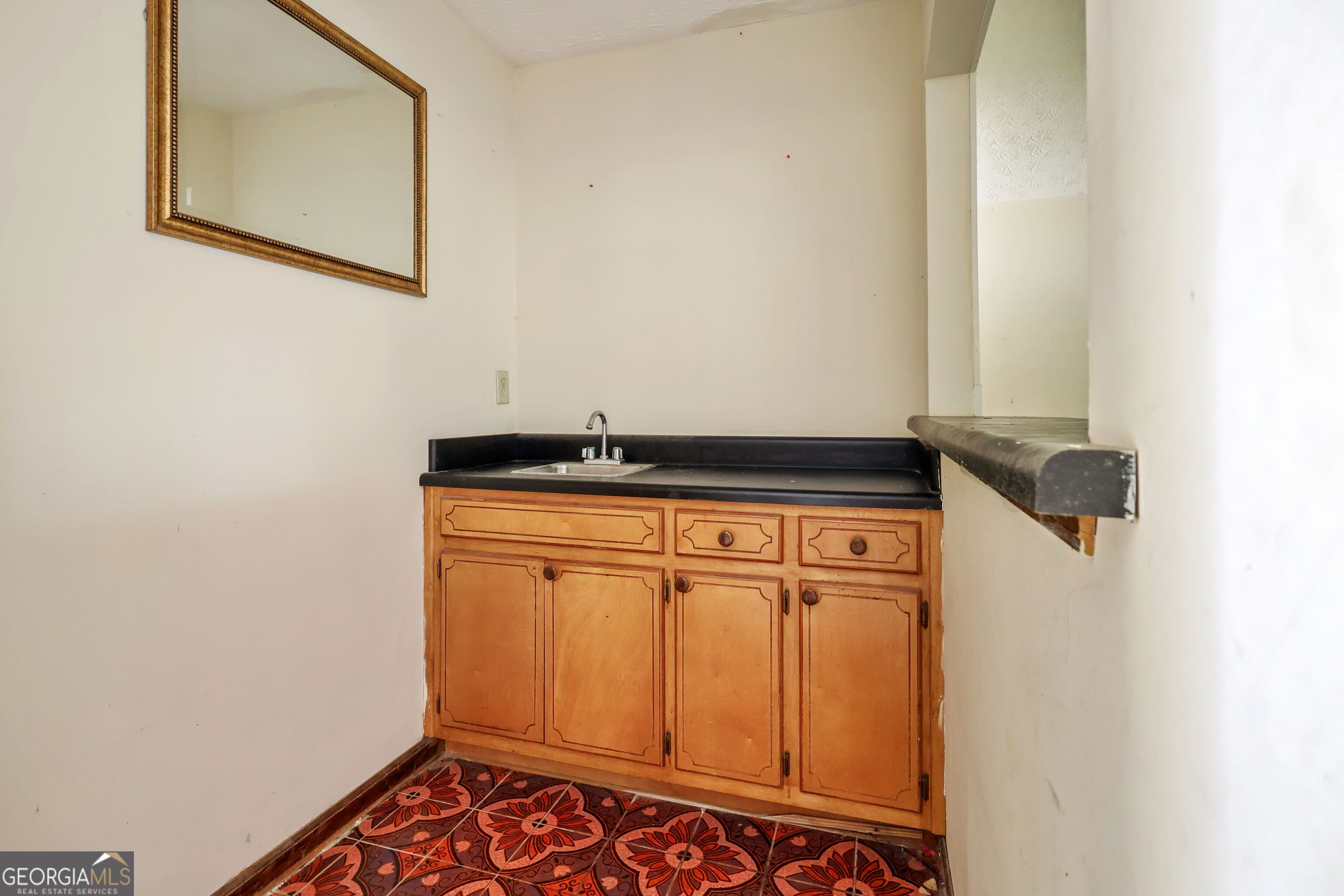 377 Sir William Court Property Photo 4