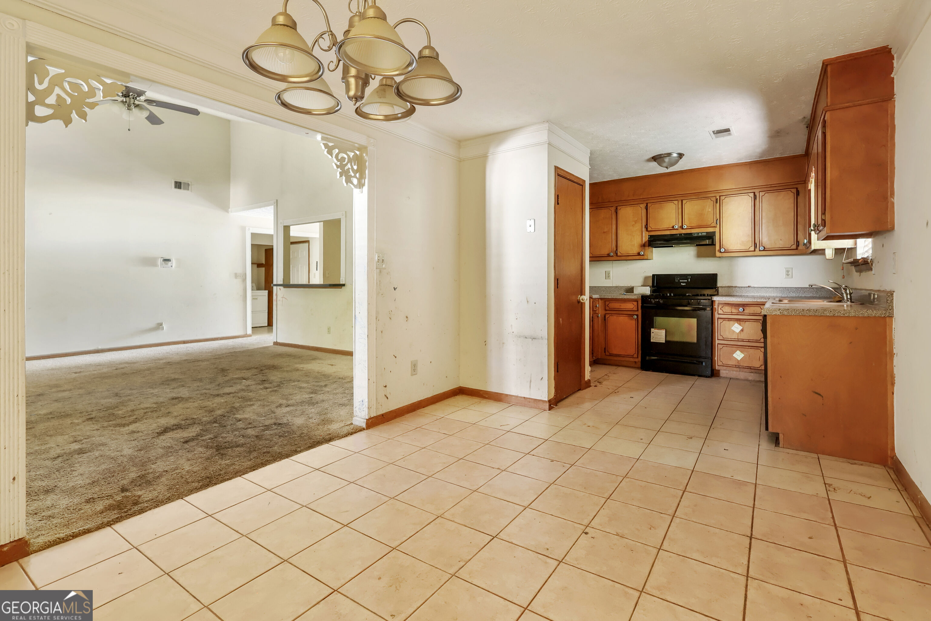377 Sir William Court Property Photo 5