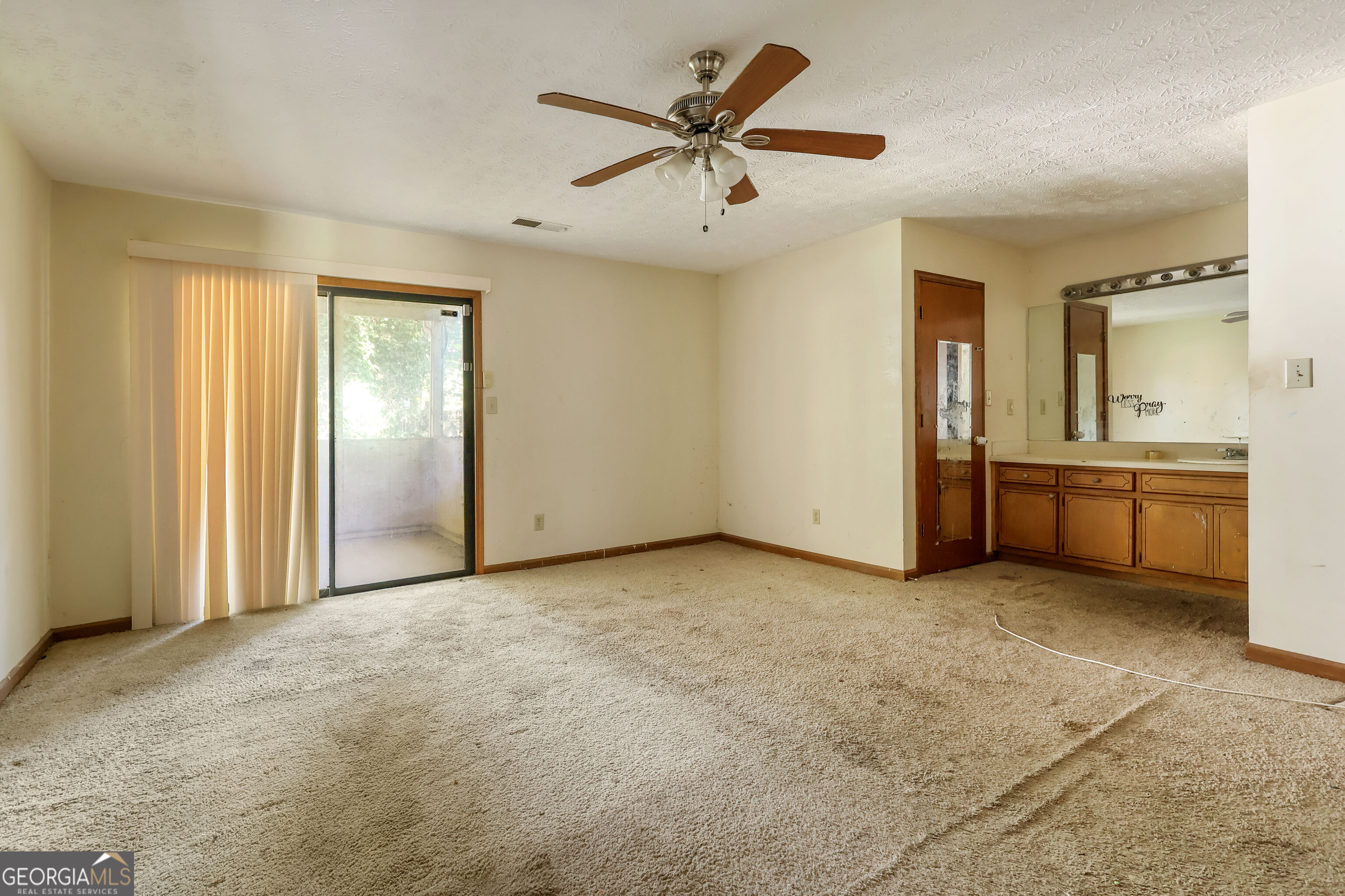 377 Sir William Court Property Photo 9