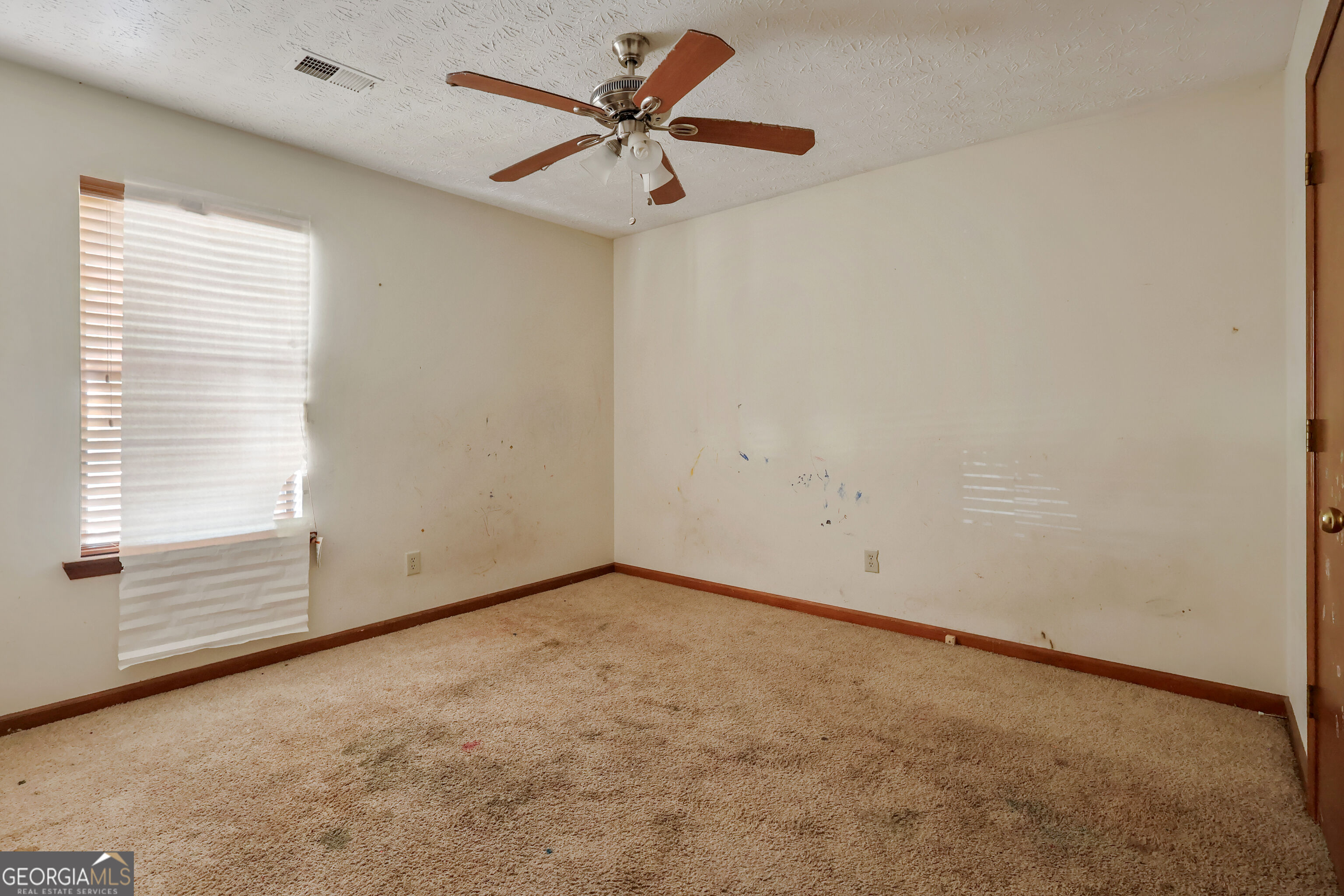 377 Sir William Court Property Photo 12