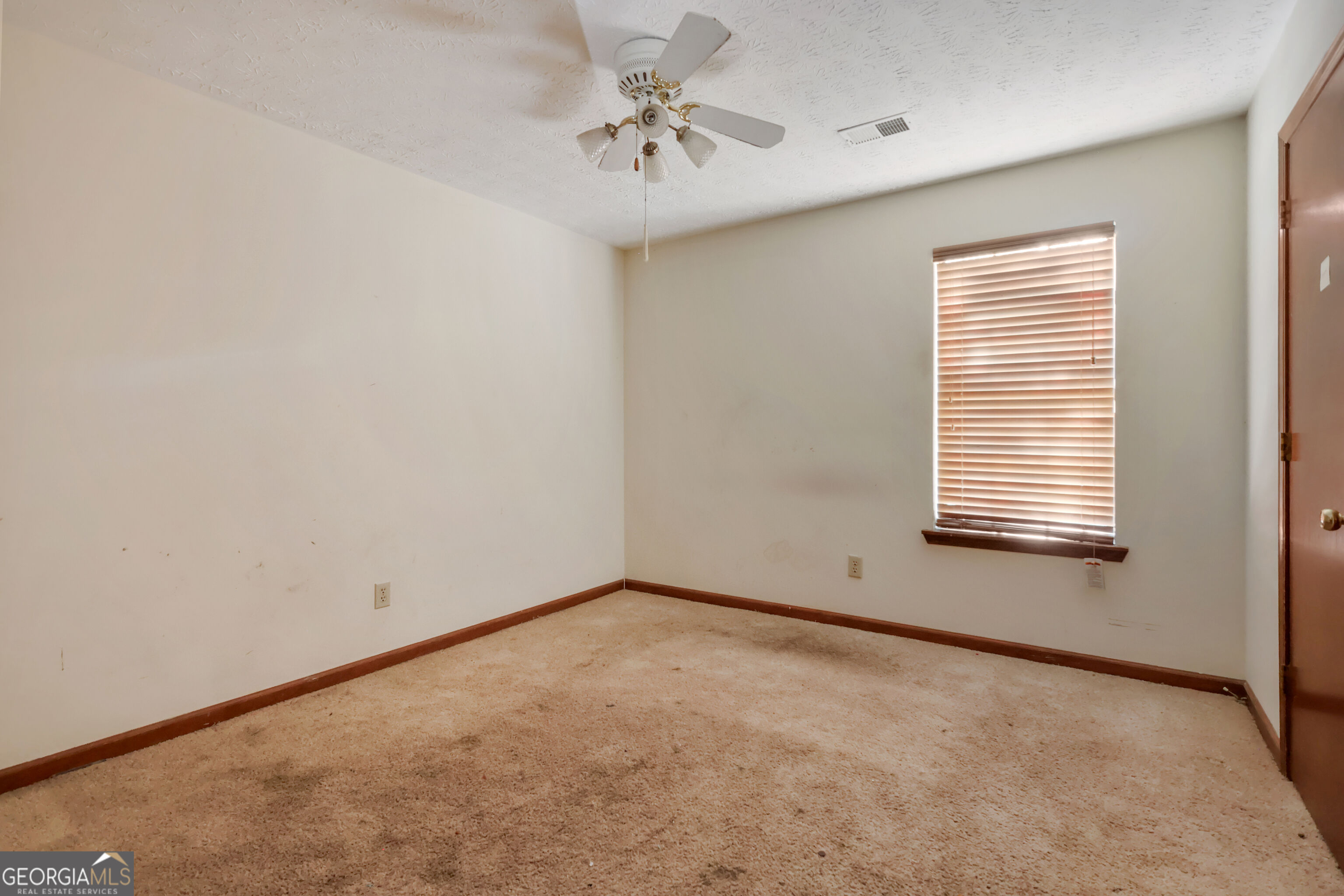 377 Sir William Court Property Photo 13