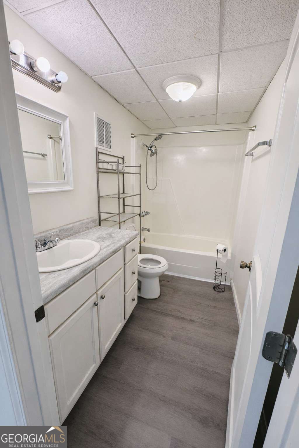 220 Sandy Springs Place # D Property Photo 7
