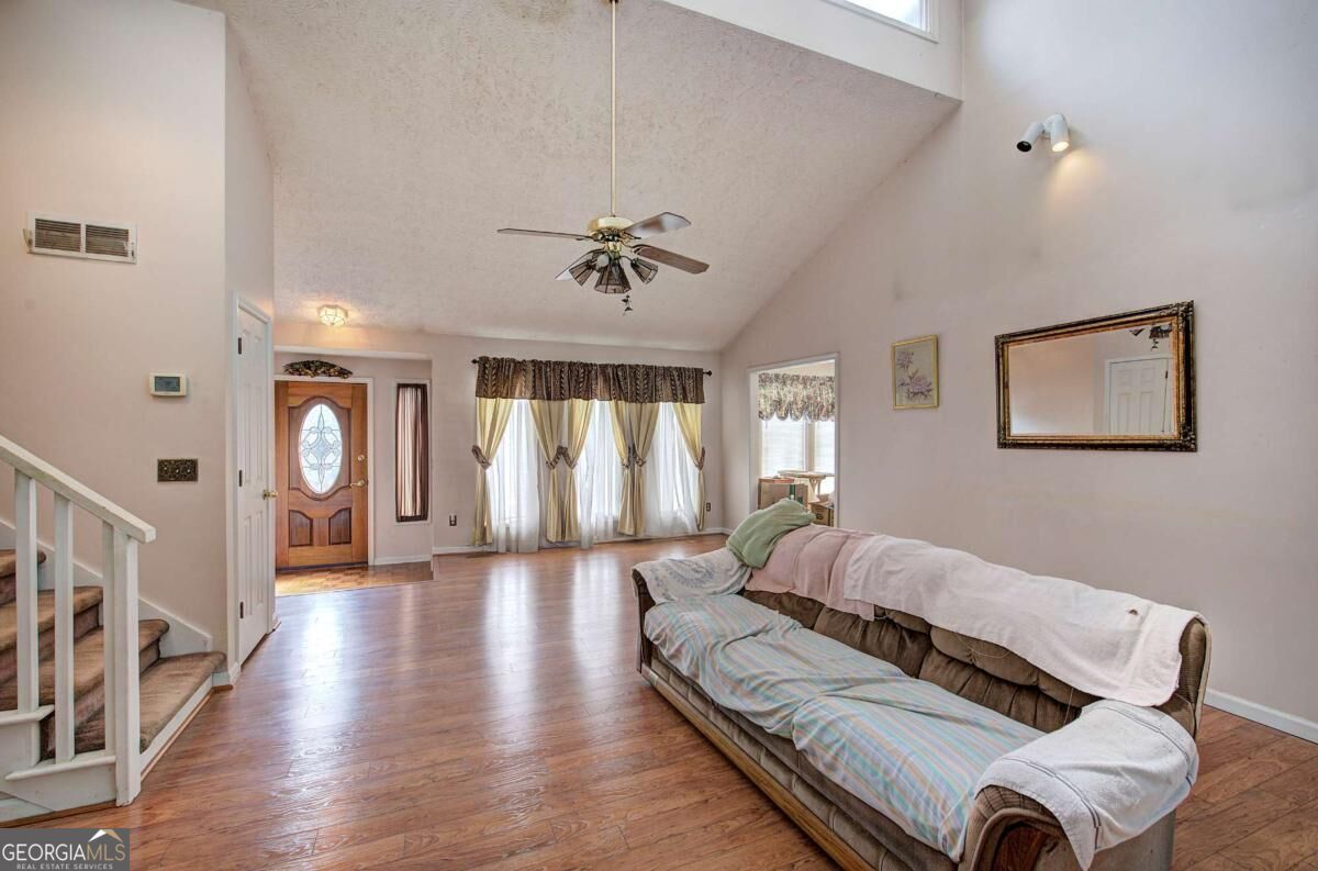 18 Gentry Drive Sw Property Photo 6
