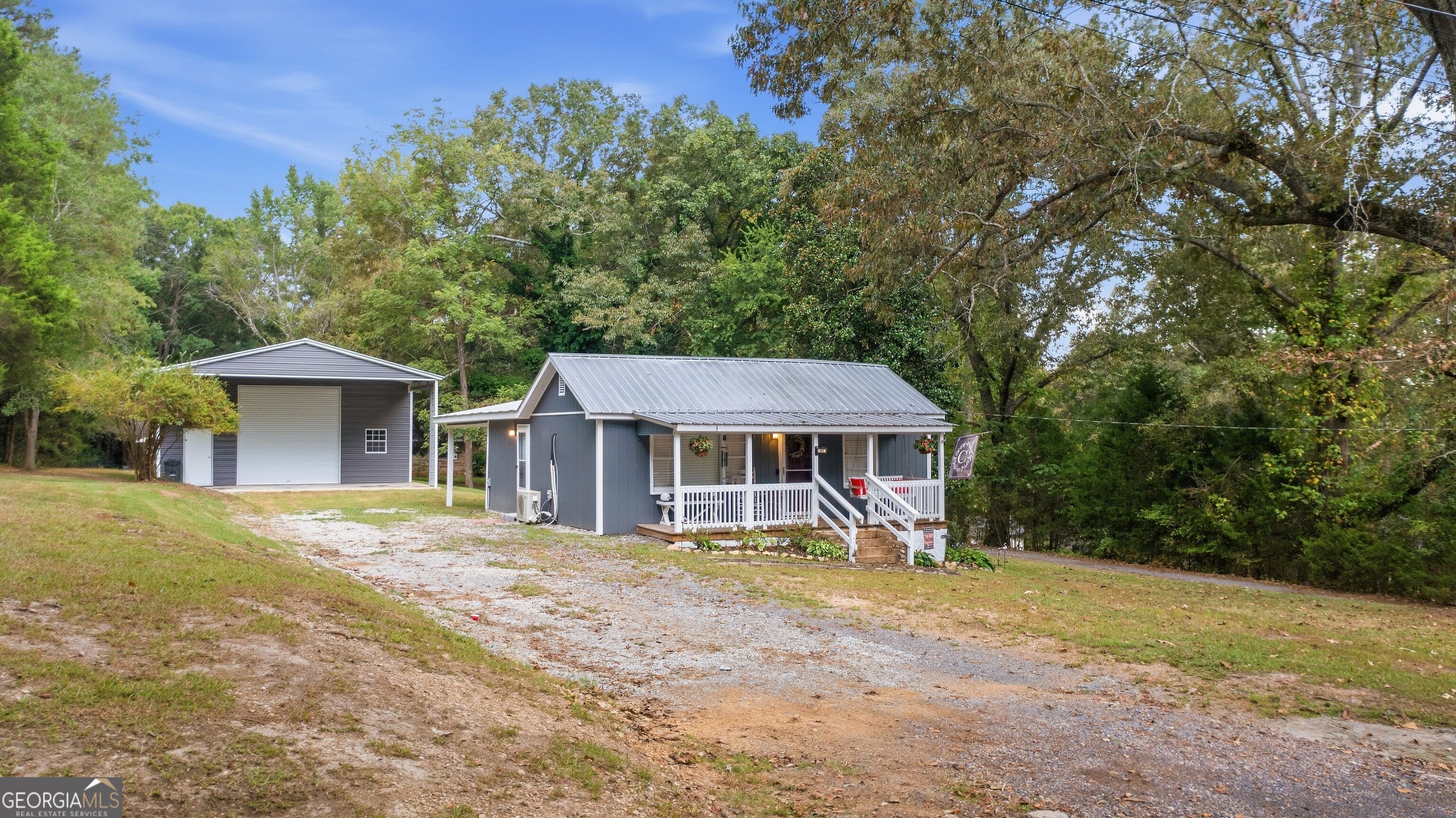 559 Donahoo Road SE Property Photo 1