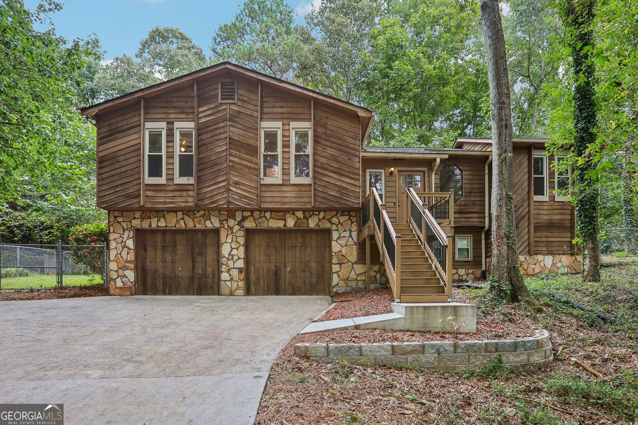 231 Sabrina Court Property Photo 1