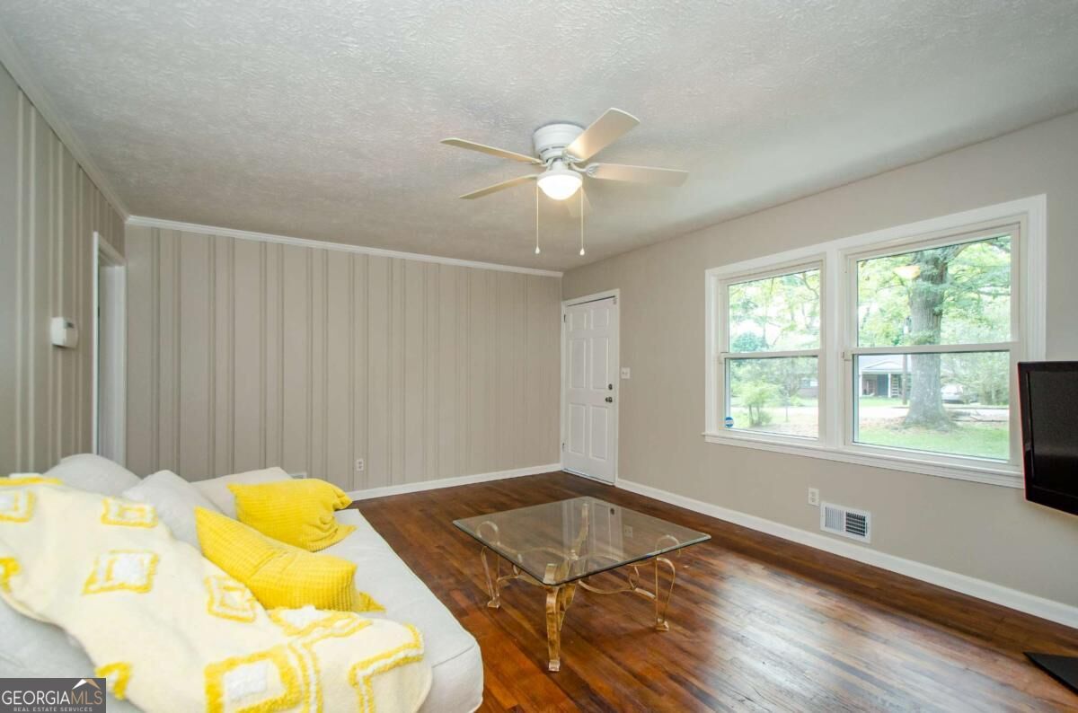 123 Arnold Place Property Photo 4