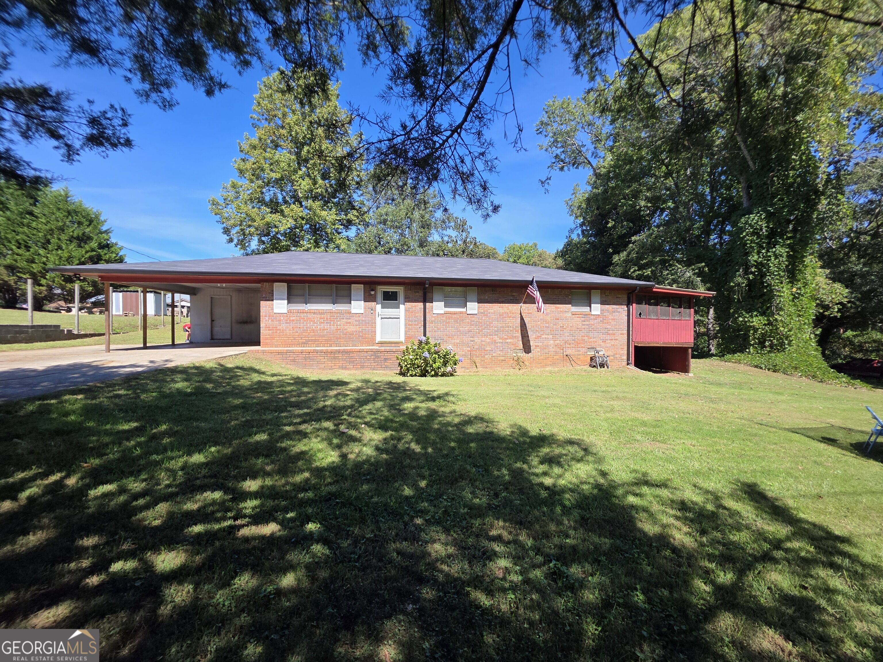 223 Lakeview Drive Property Photo 8