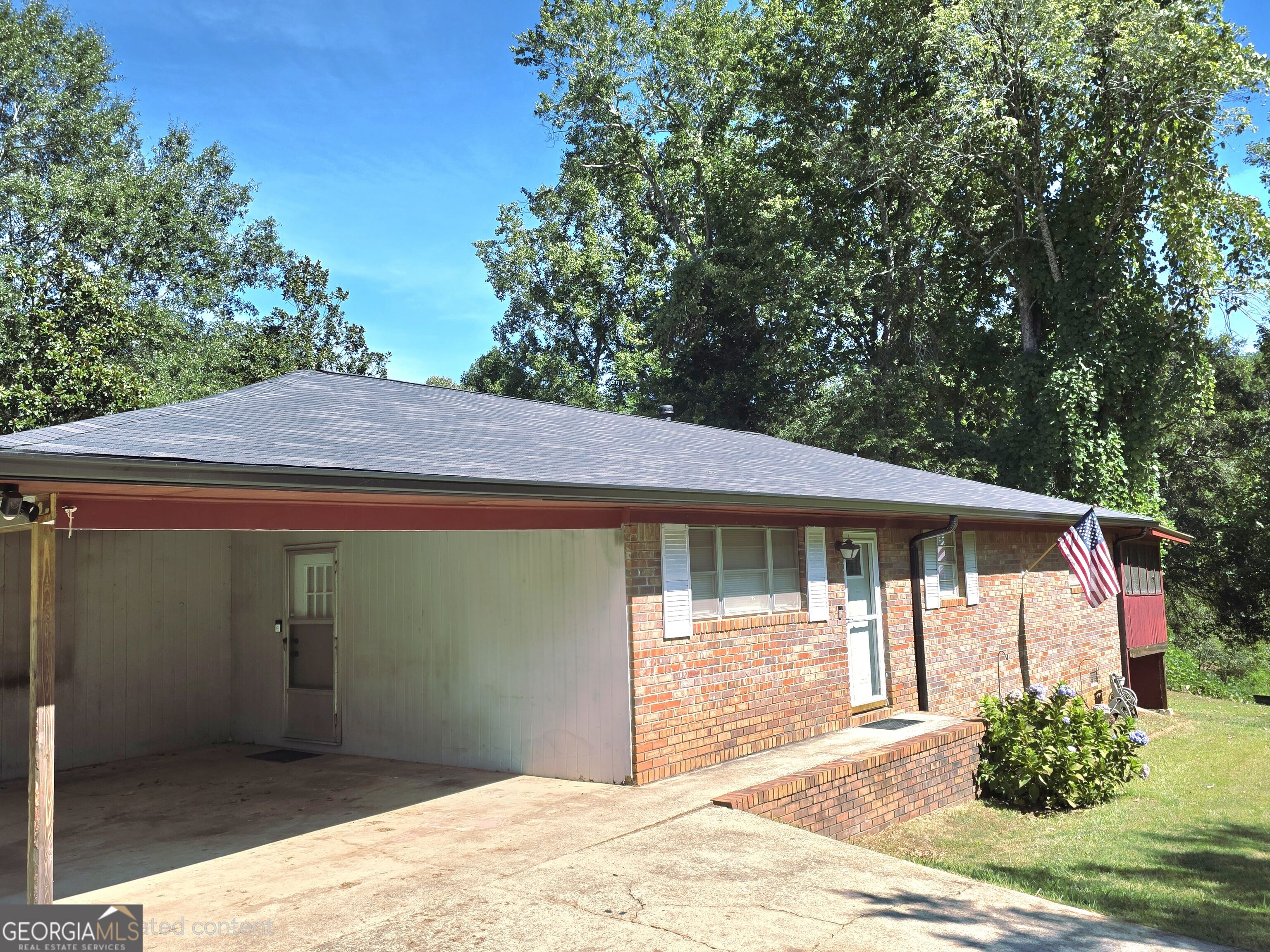 223 Lakeview Drive Property Photo 9