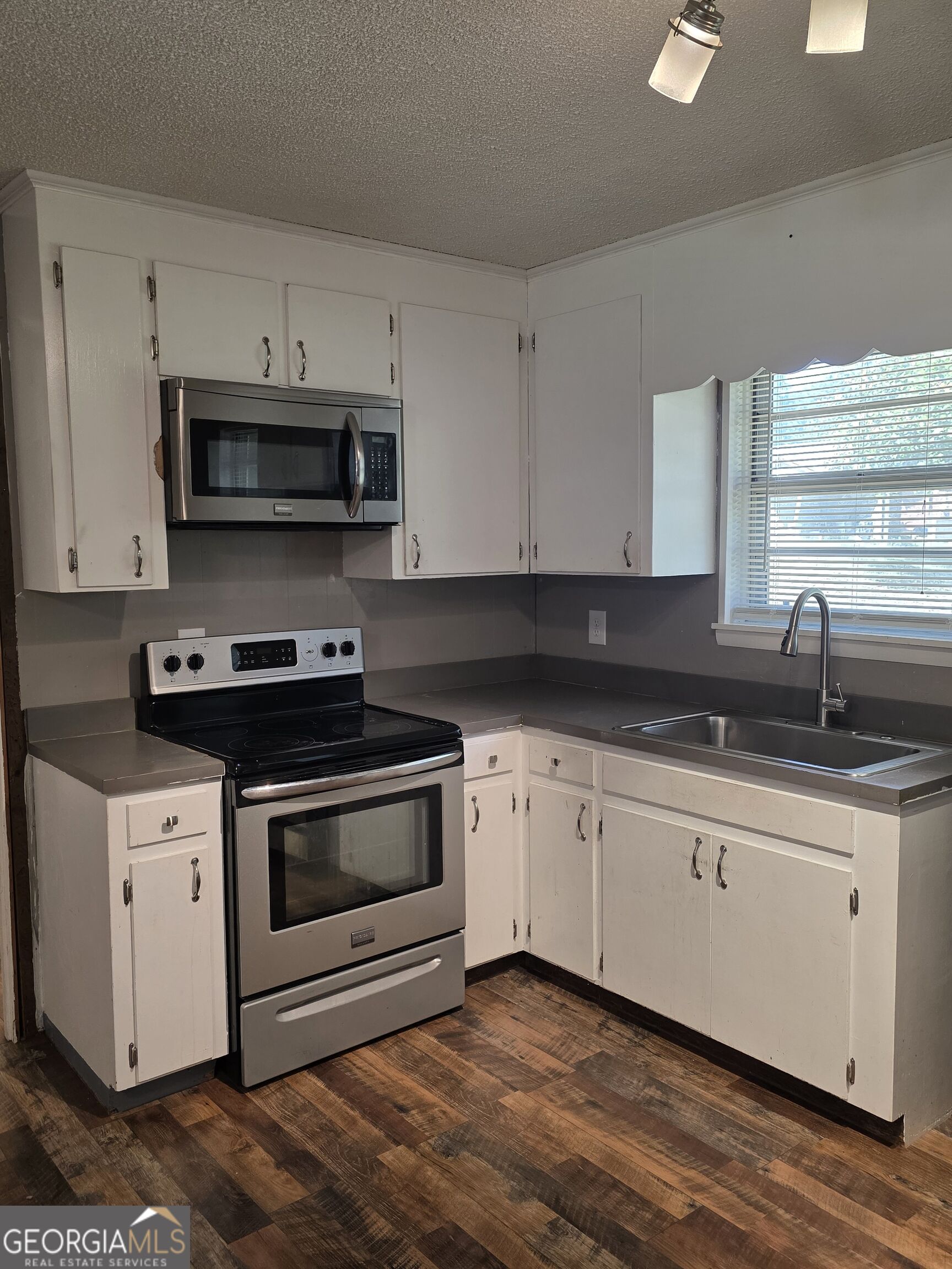 223 Lakeview Drive Property Photo 18