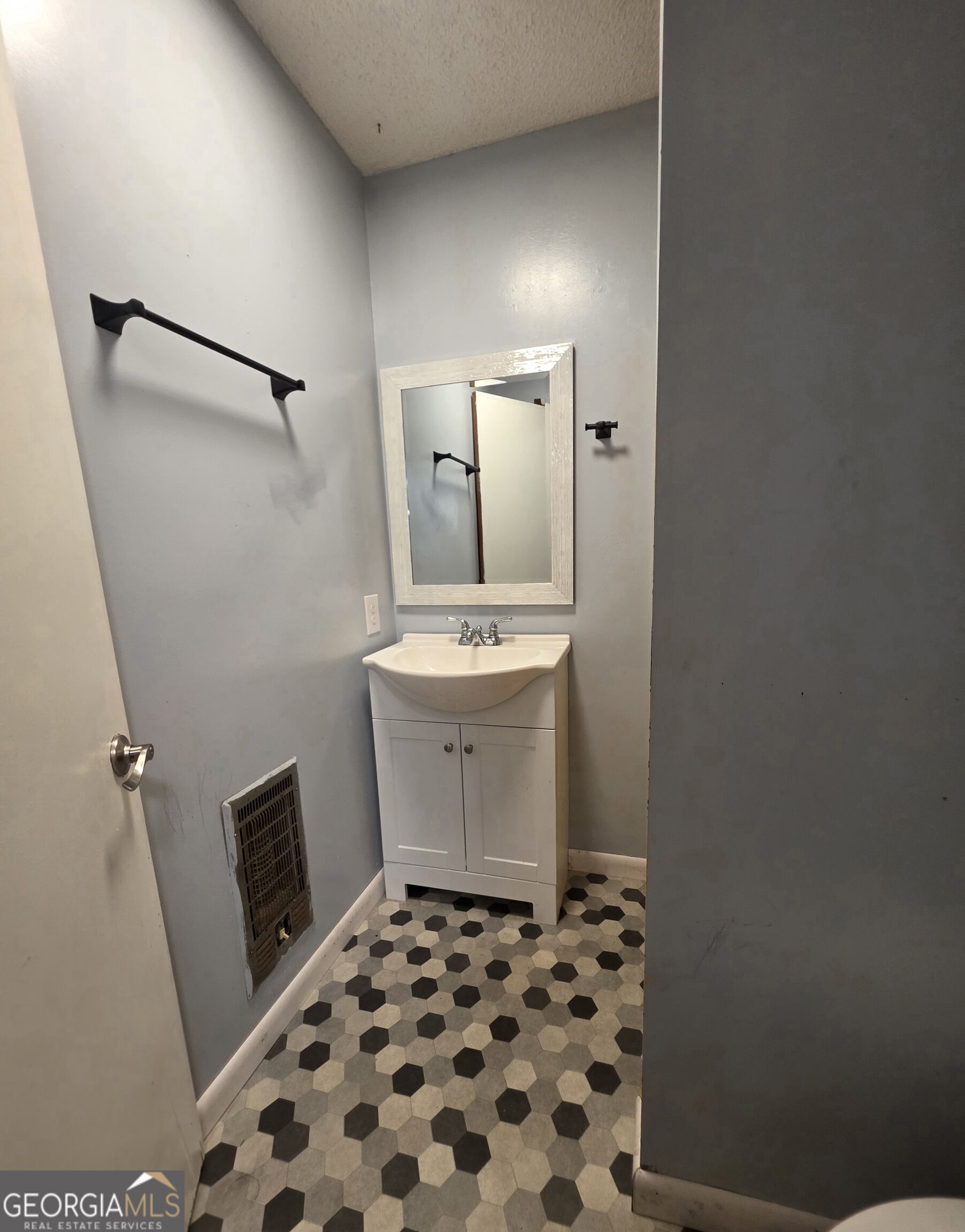 223 Lakeview Drive Property Photo 23
