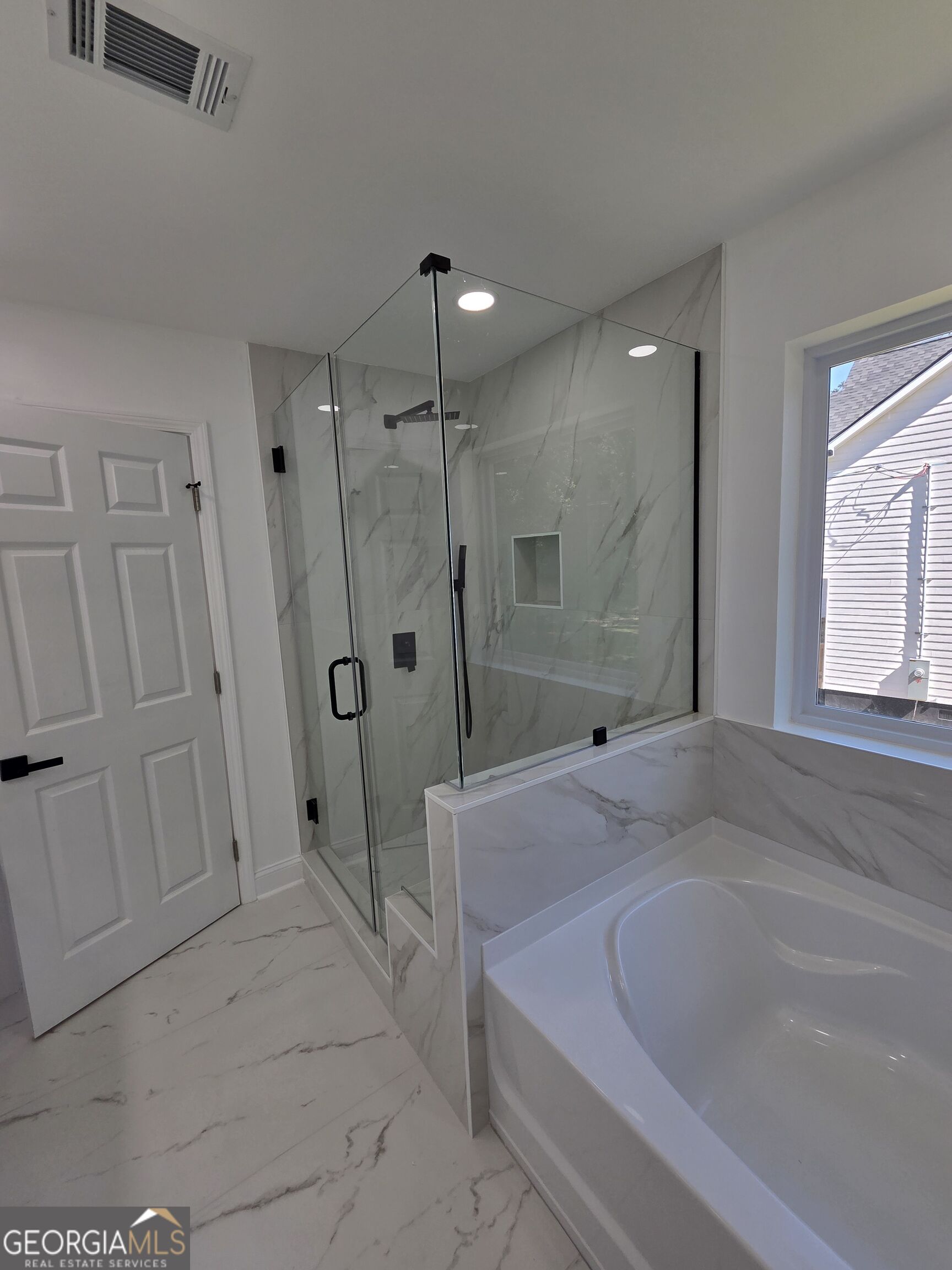 1013 South Gordon Road Property Photo 17