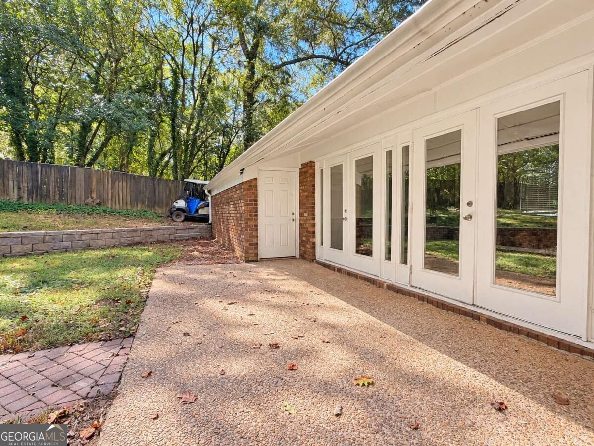 278 Rhodes Drive Property Photo 4