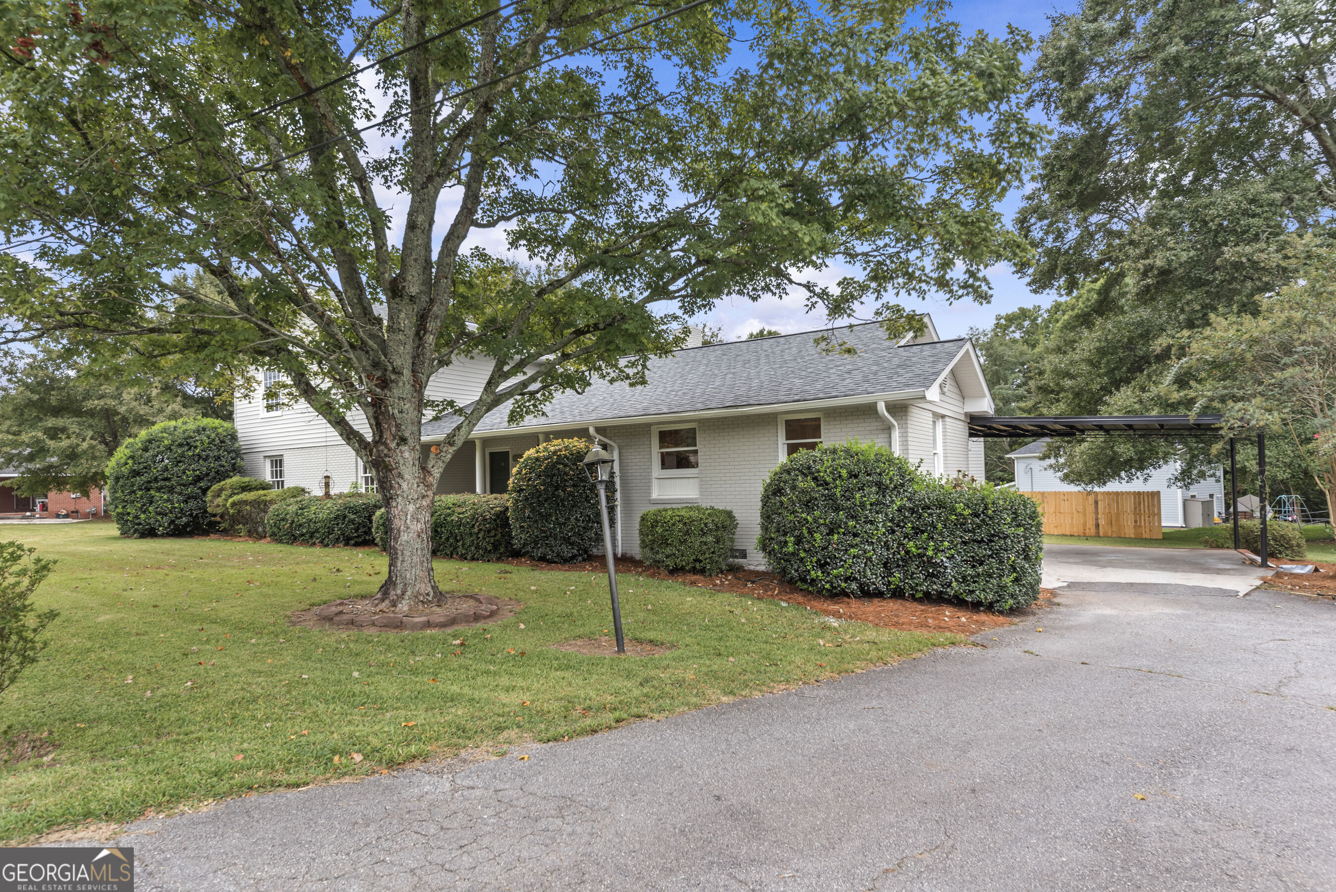 1121 Ward Road Property Photo 5