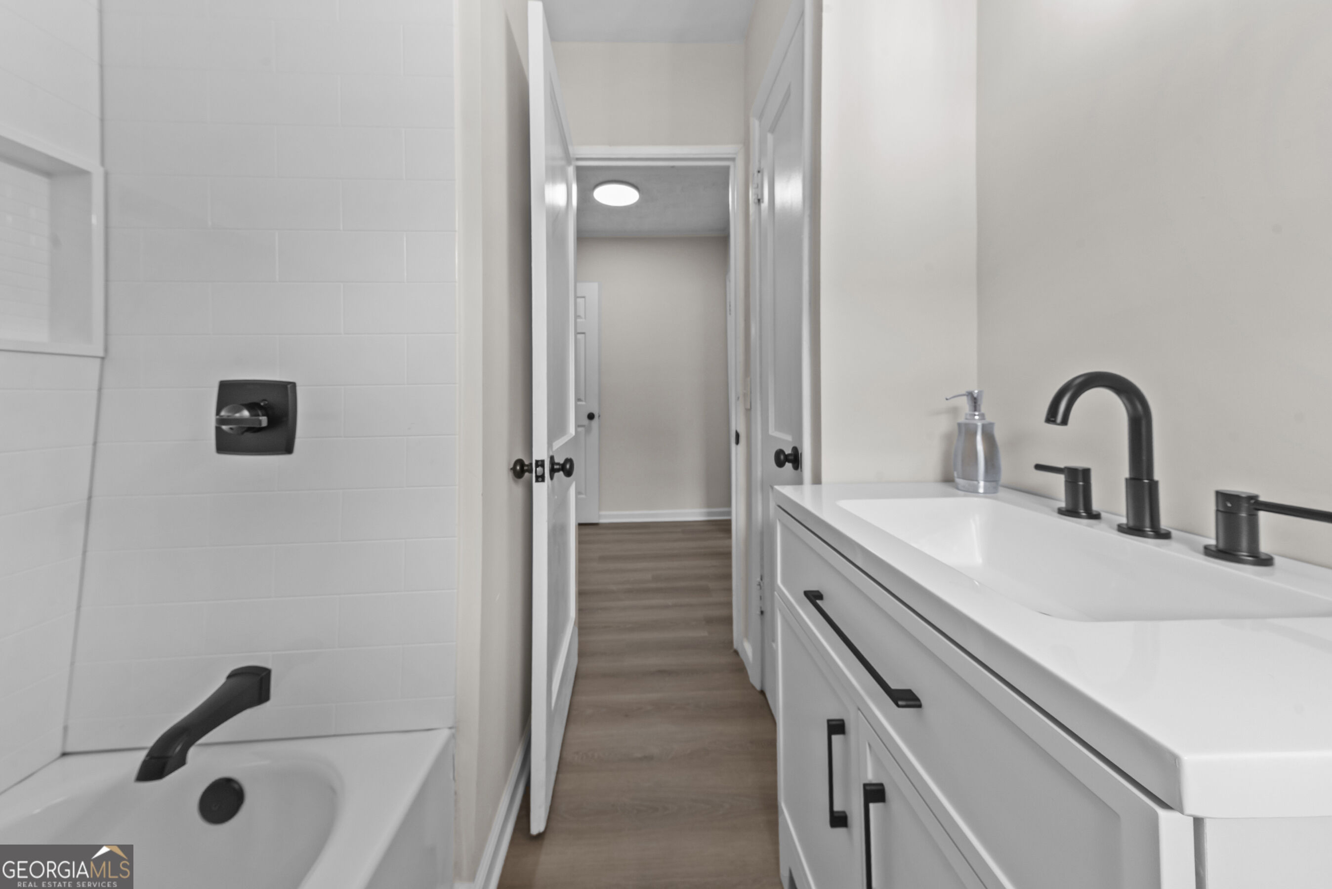 1121 Ward Road Property Photo 12