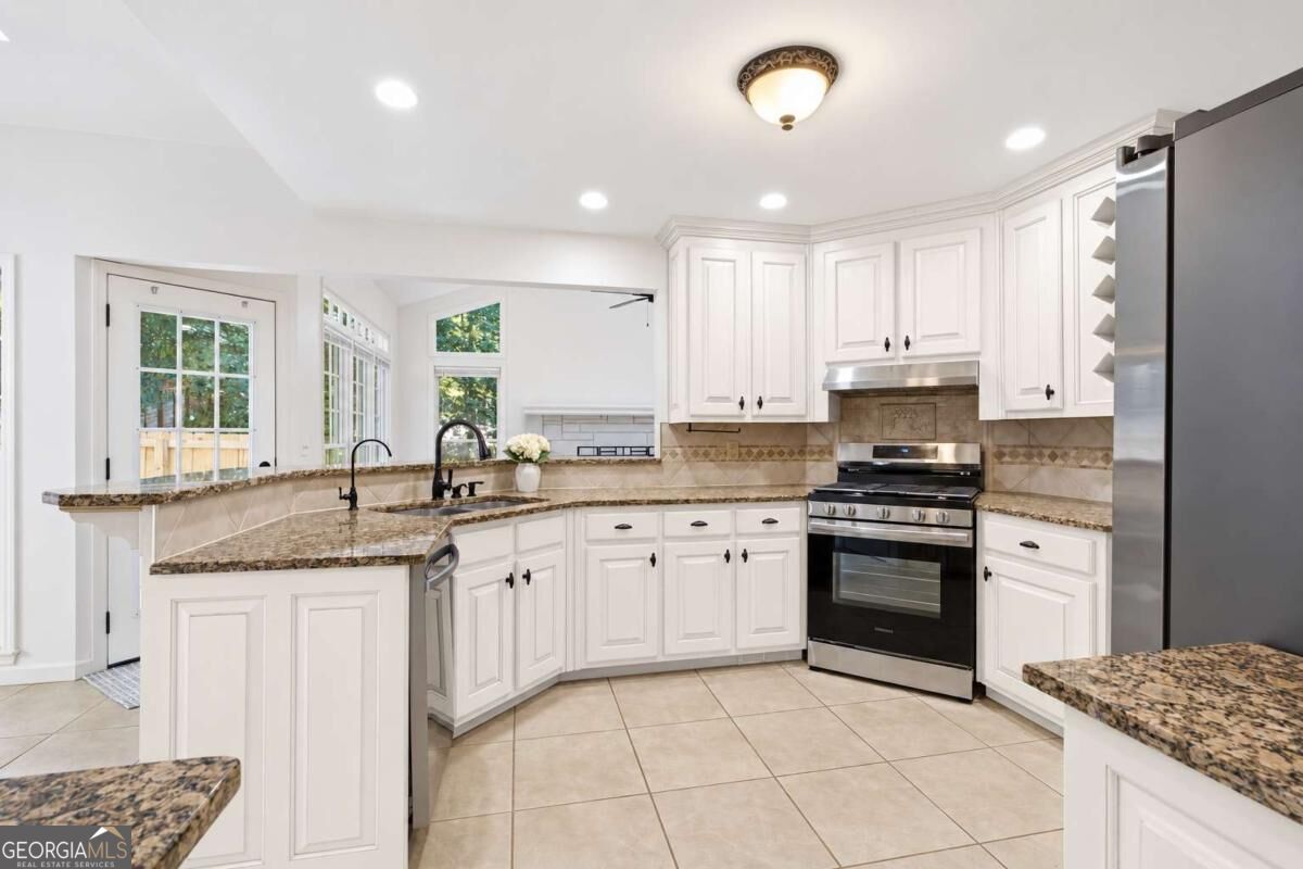 4990 Sawgrass Place Nw Property Photo 5