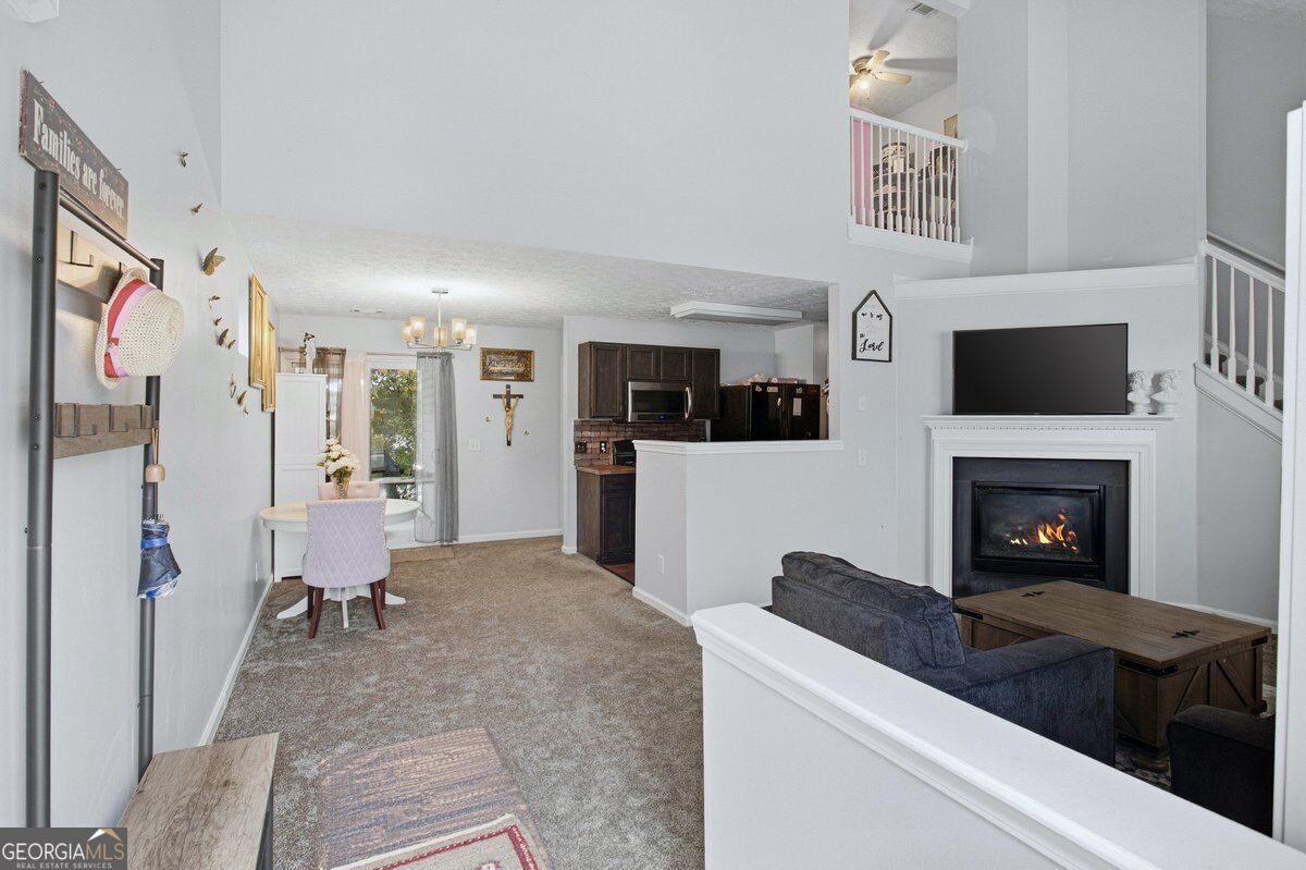 935 Lakeside Circle Property Photo 8